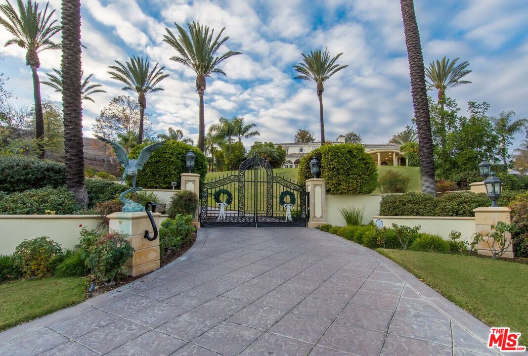 Westlake Village, California, 91362, United States, 7 Bedrooms Bedrooms, ,6 BathroomsBathrooms,Residential,For Sale,2003062