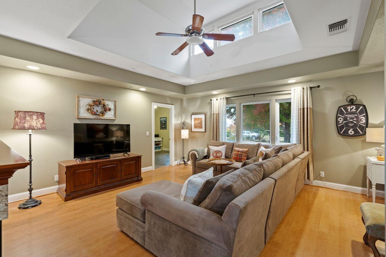 13751 SE Indio Drive, Sloughhouse, California, 95683, United States, 3 Bedrooms Bedrooms, ,3 BathroomsBathrooms,Residential,For Sale,13751 SE Indio Drive,1668295