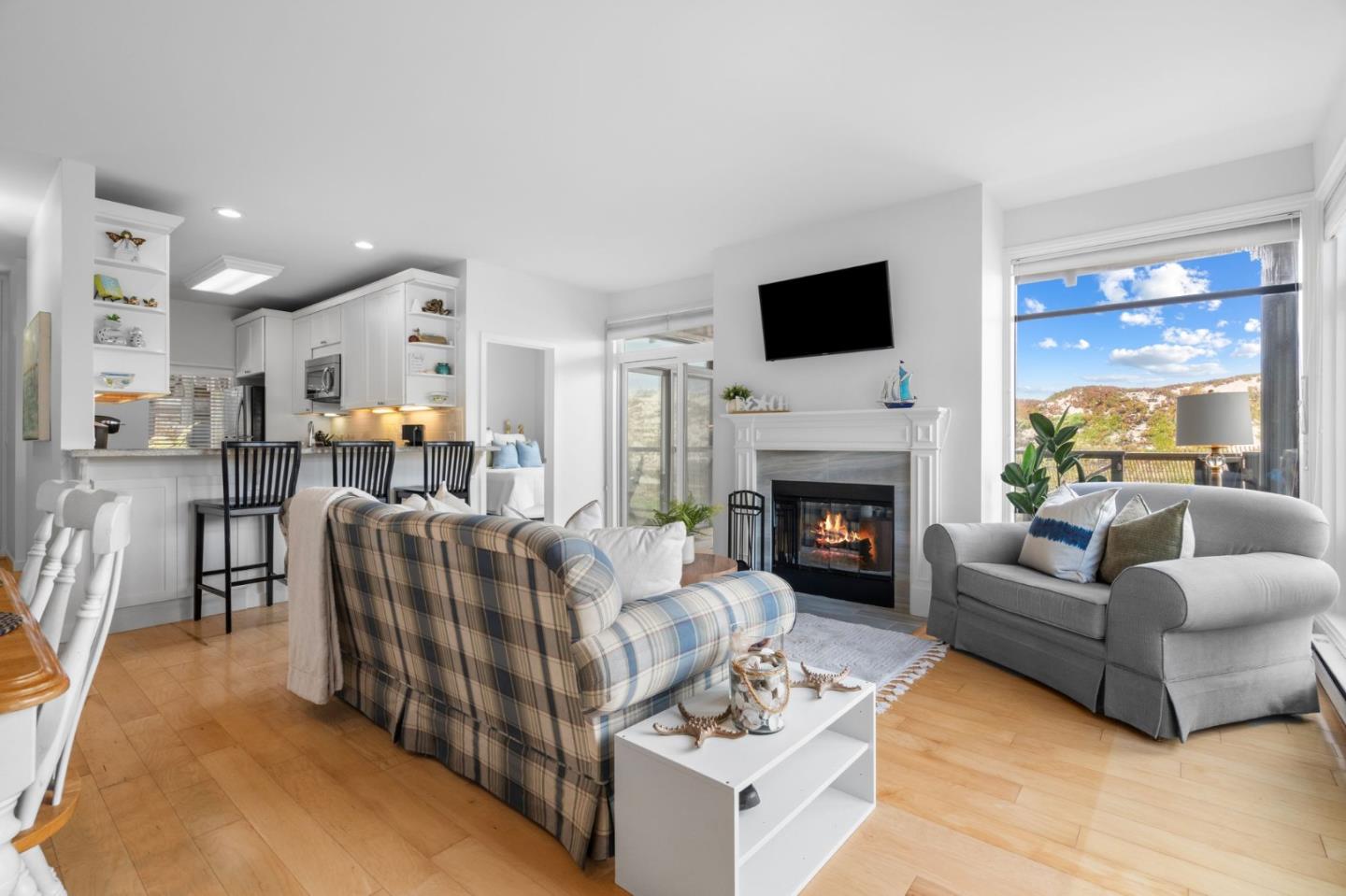 Watsonville, California, 95076, United States, 3 Bedrooms Bedrooms, ,2 BathroomsBathrooms,Residential,For Sale,1971217