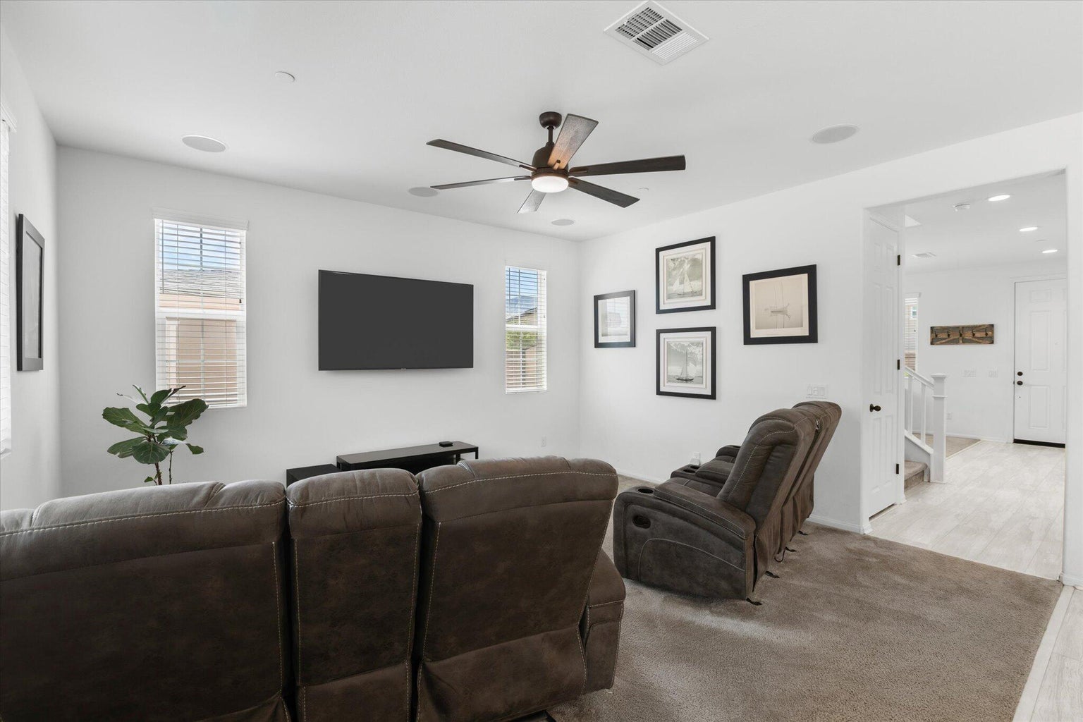 Lake Elsinore, California, 92530, United States, 3 Bedrooms Bedrooms, ,2 BathroomsBathrooms,Residential,For Sale,2007518