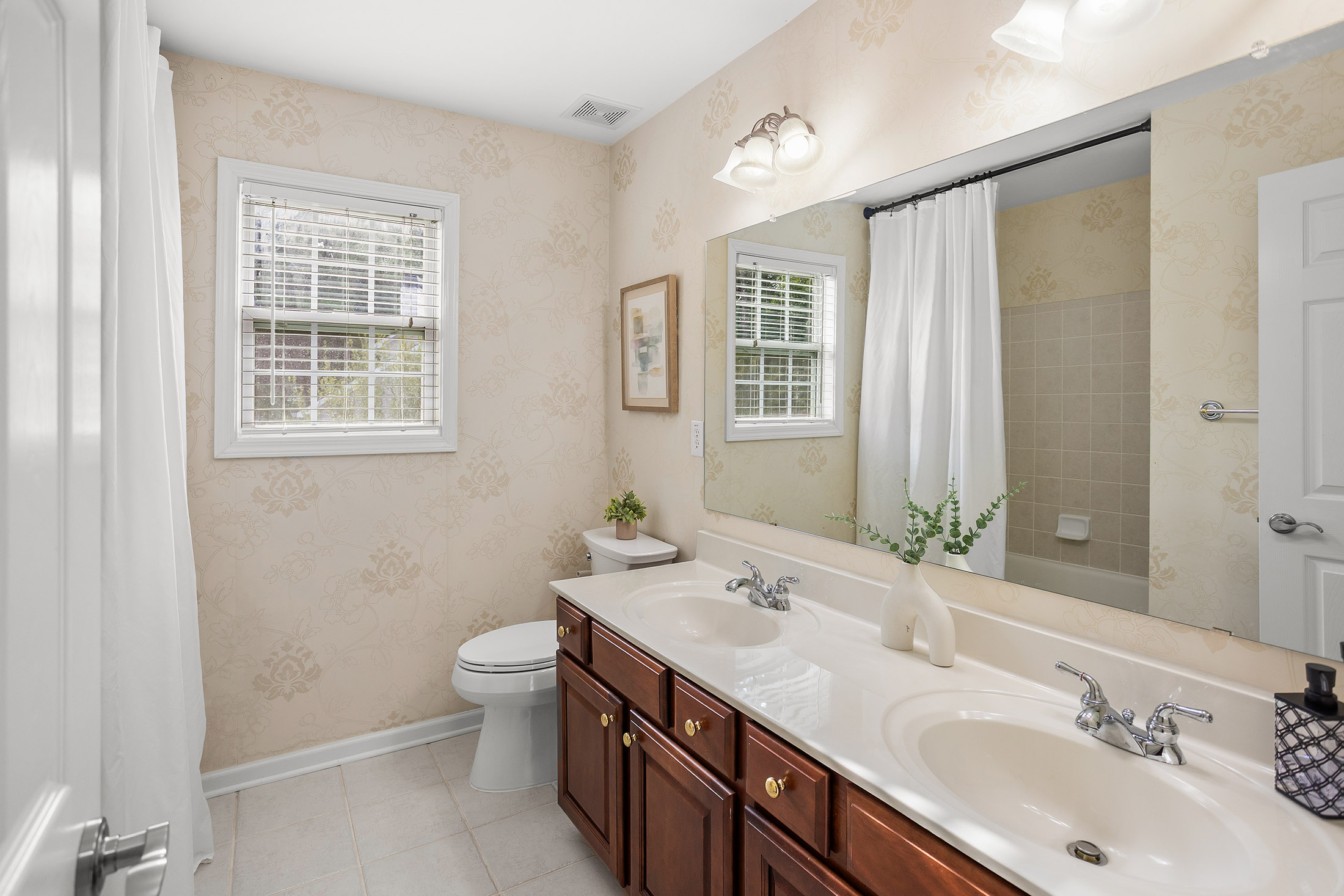  Gorgeous, Move-in Ready Home in Amenity-rich Heron Bay - 物件實景