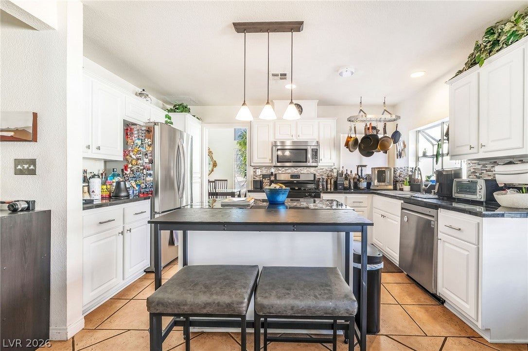 Henderson, Nevada, 89014, United States, 4 Bedrooms Bedrooms, ,3 BathroomsBathrooms,Residential,For Sale,2028376
