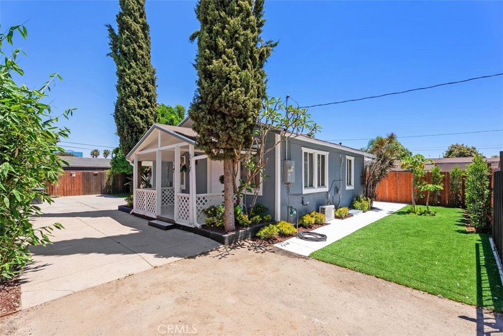 Santa Ana, California, 92701, United States, ,Residential,For Sale,1849845