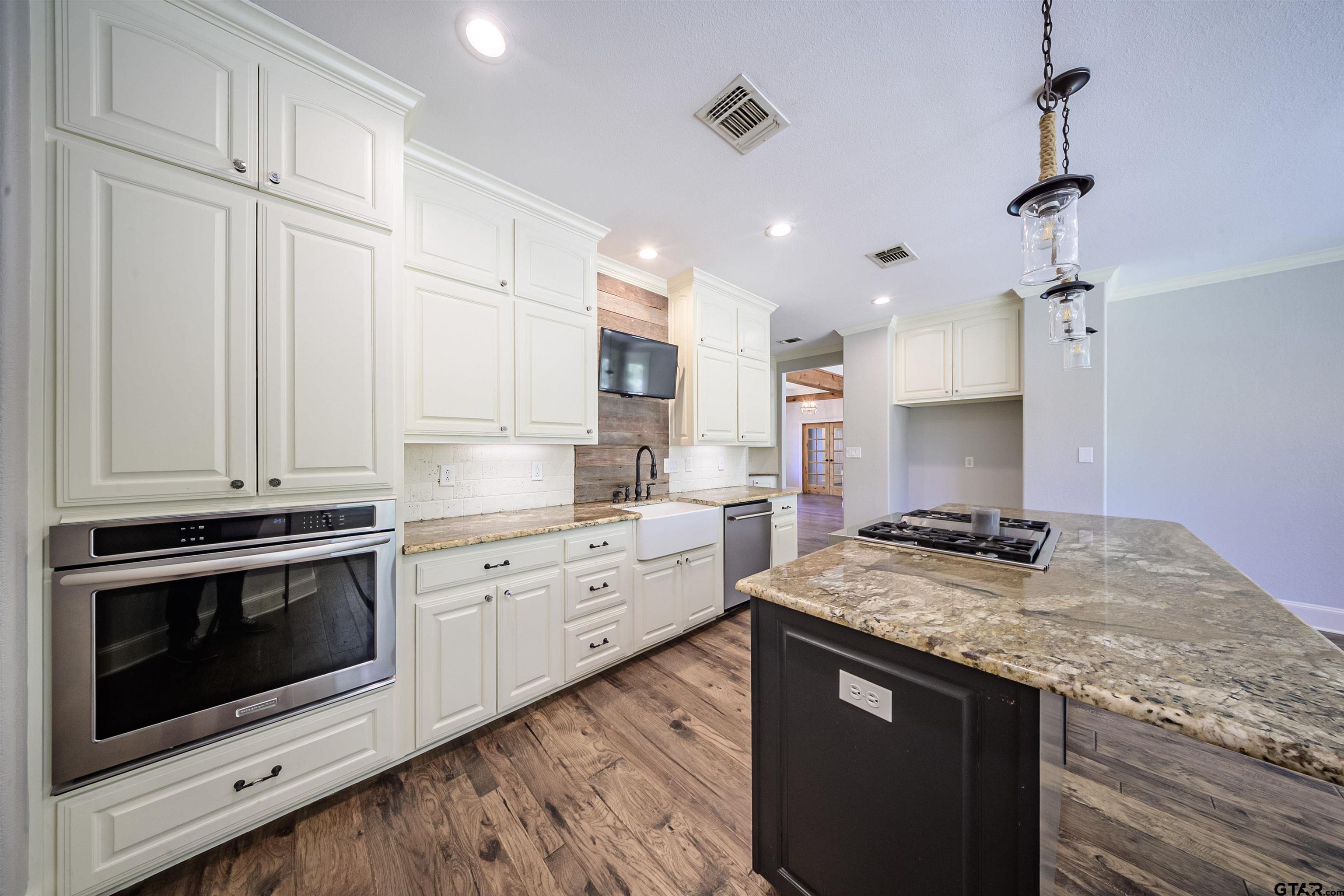 Lindale, Texas, 75771, United States, 4 Bedrooms Bedrooms, ,4 BathroomsBathrooms,Residential,For Sale,1992083