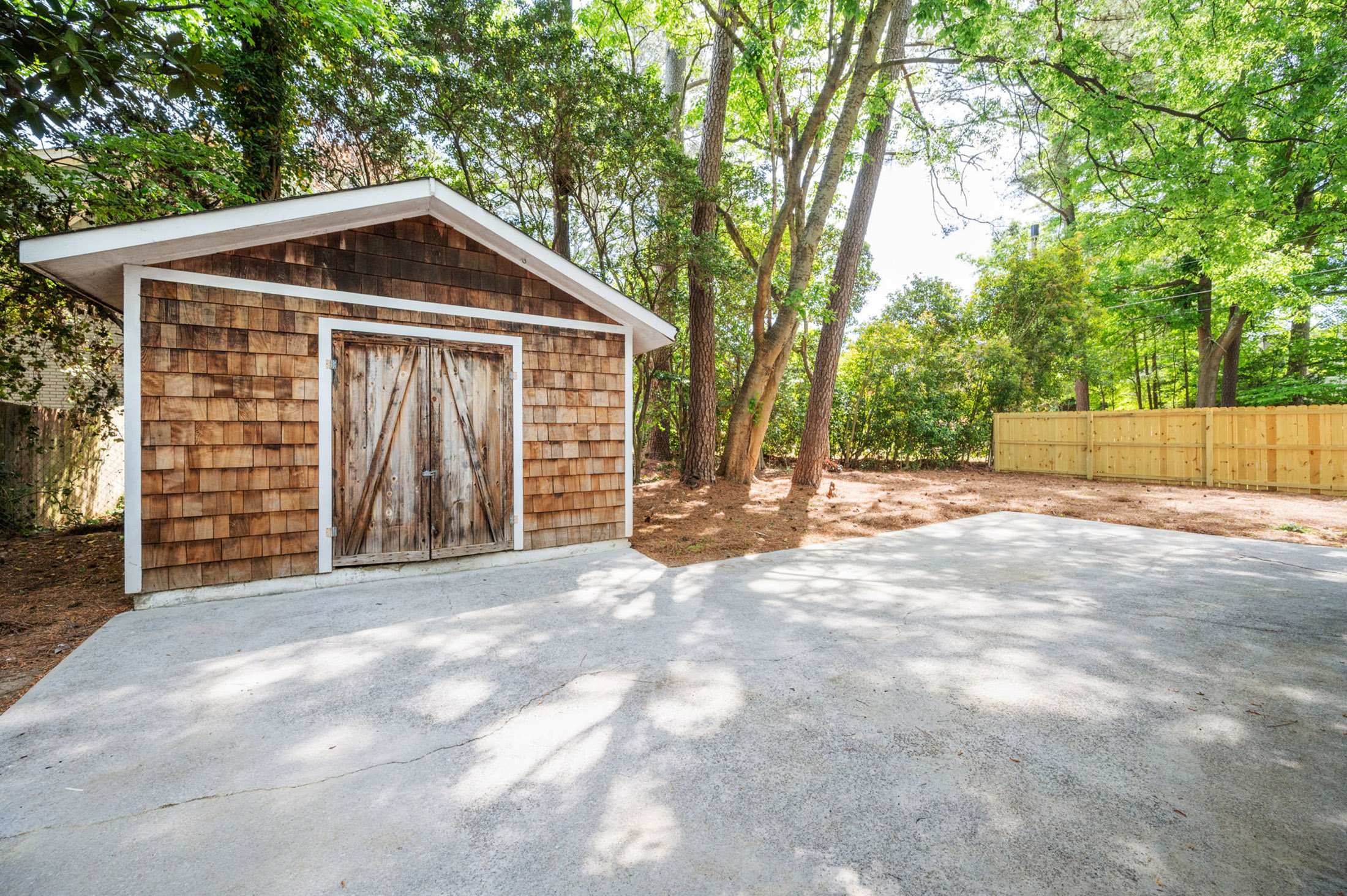  Beautiful Sprawling Ranch Set on an Expansive Corner Lot - 物件實景