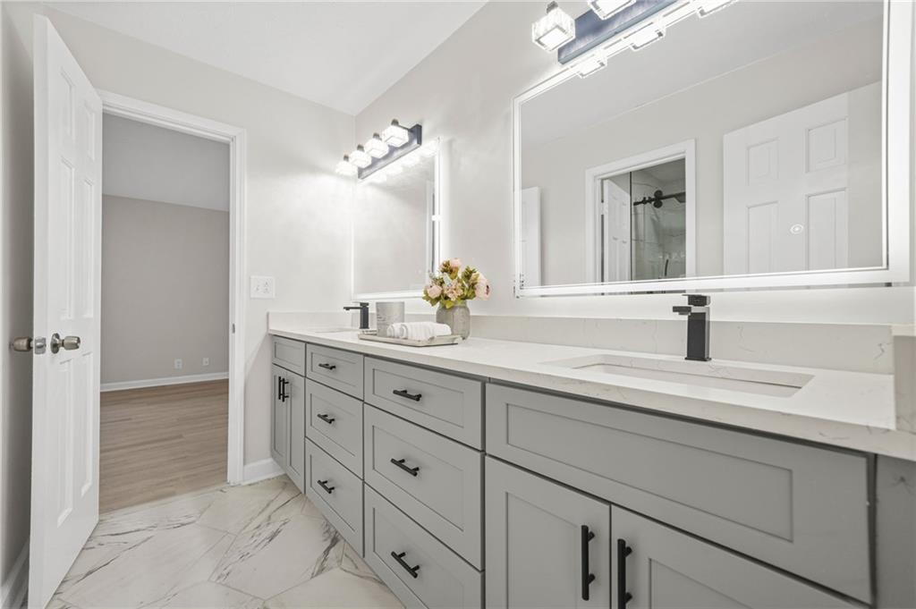 Snellville, Georgia, 30039, United States, 5 Bedrooms Bedrooms, ,4 BathroomsBathrooms,Residential,For Sale,1993862