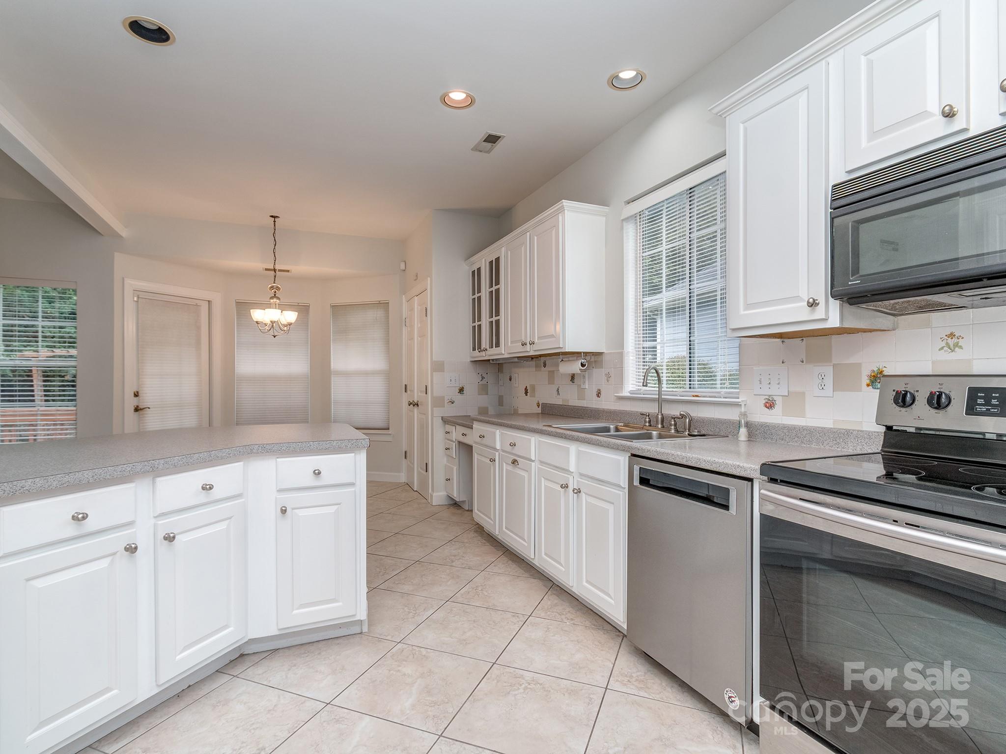 Charlotte, North Carolina, 28270, United States, 4 Bedrooms Bedrooms, ,3 BathroomsBathrooms,Residential,For Sale,1913389