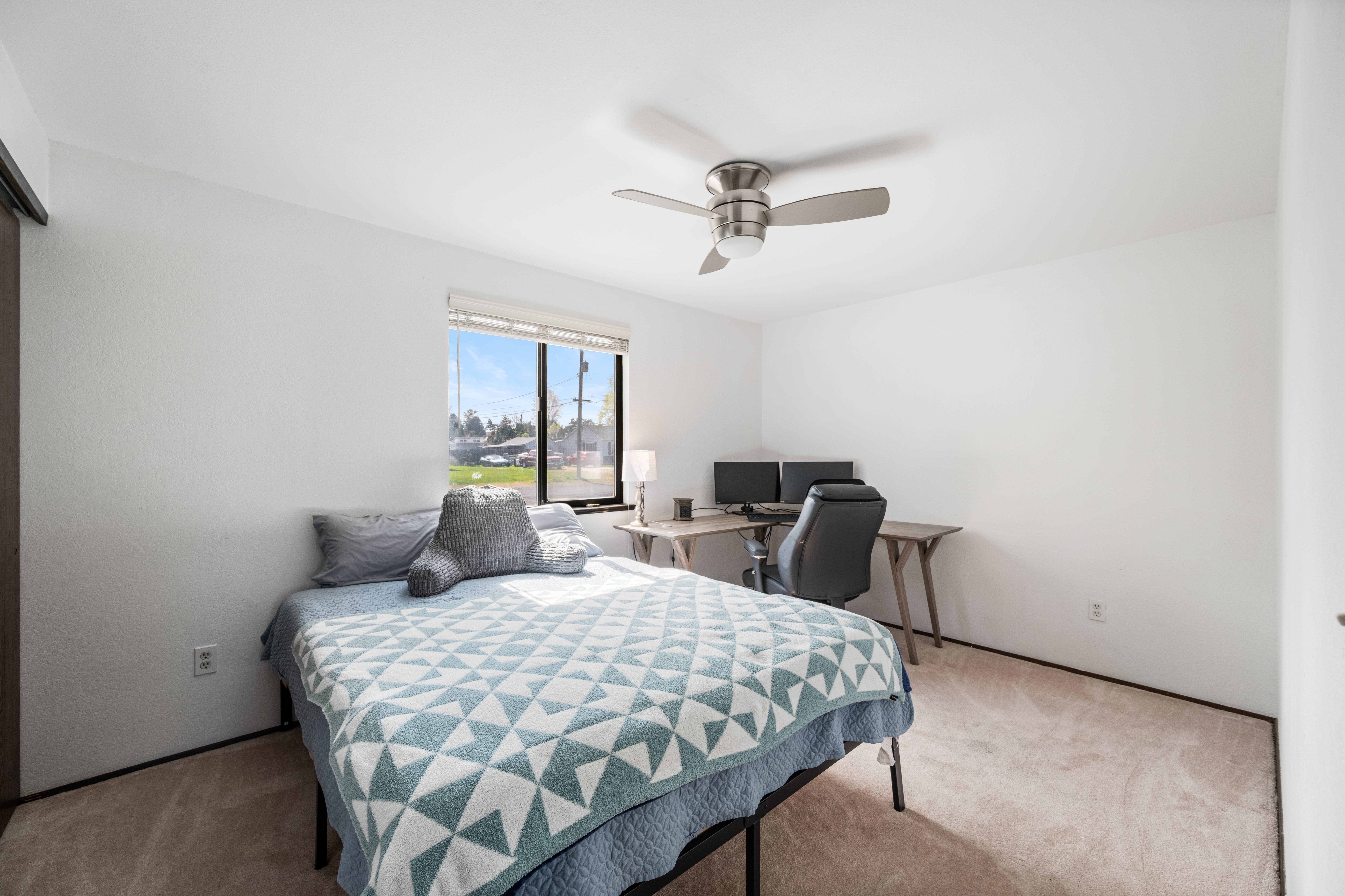  Stunning Views & Solar Panel Efficiency - 物件實景