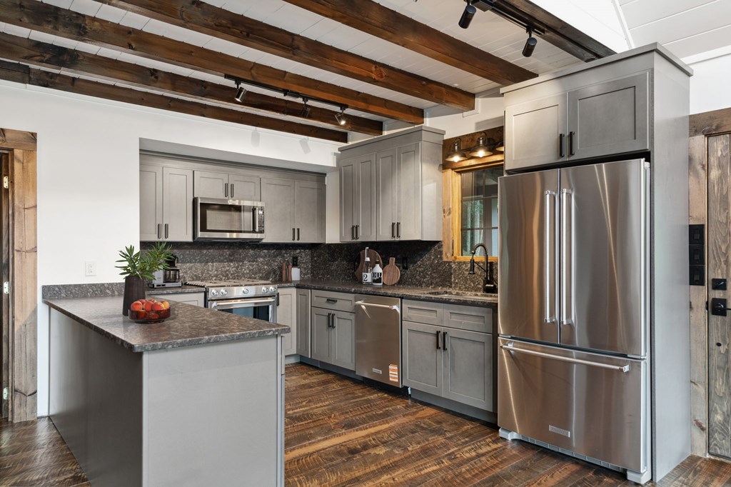 Blue Ridge, Georgia, 30513, United States, 3 Bedrooms Bedrooms, ,3 BathroomsBathrooms,Residential,For Sale,1974409