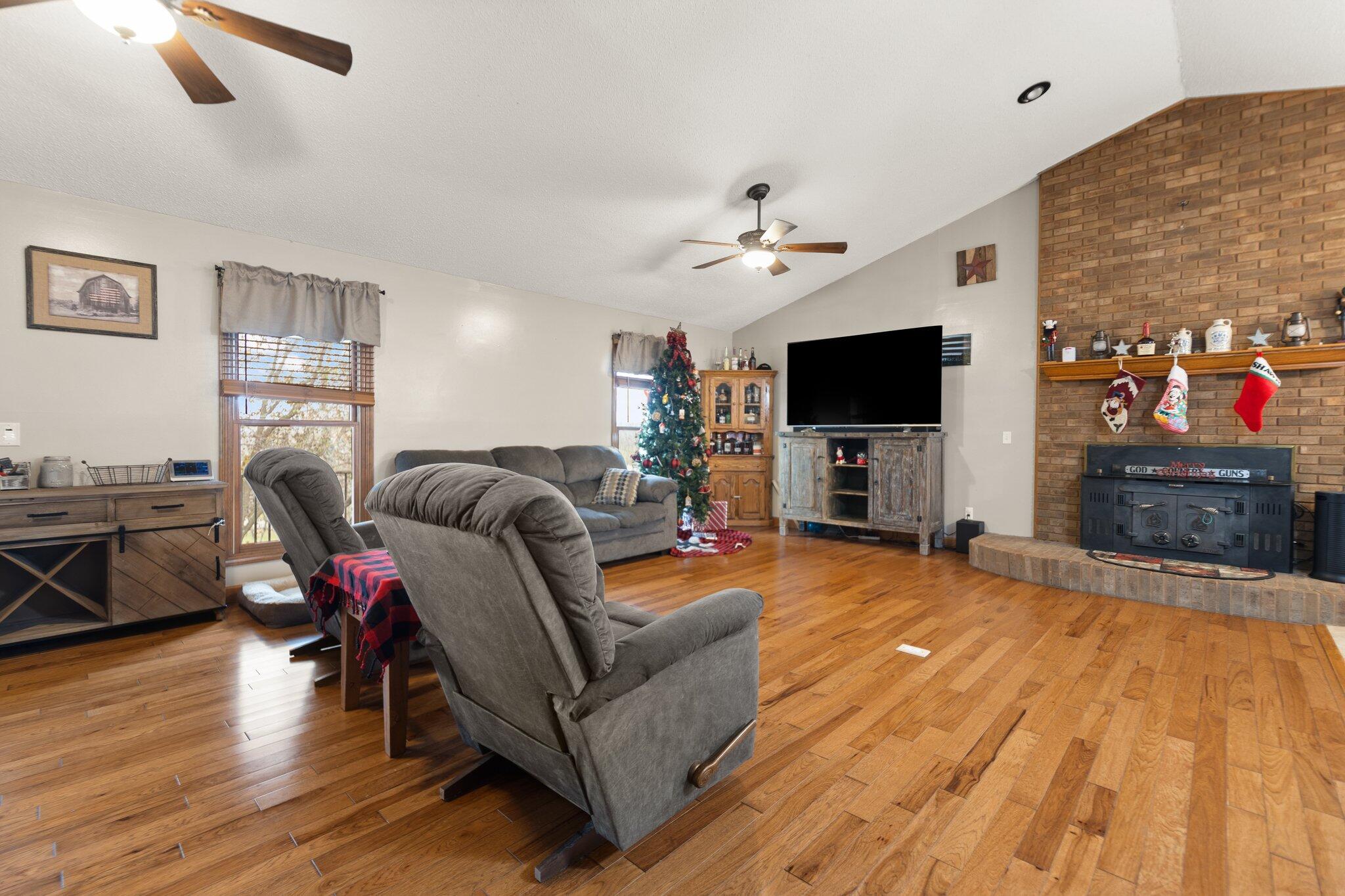 Boston, Kentucky, 40107, United States, 3 Bedrooms Bedrooms, ,2 BathroomsBathrooms,Residential,For Sale,1989069