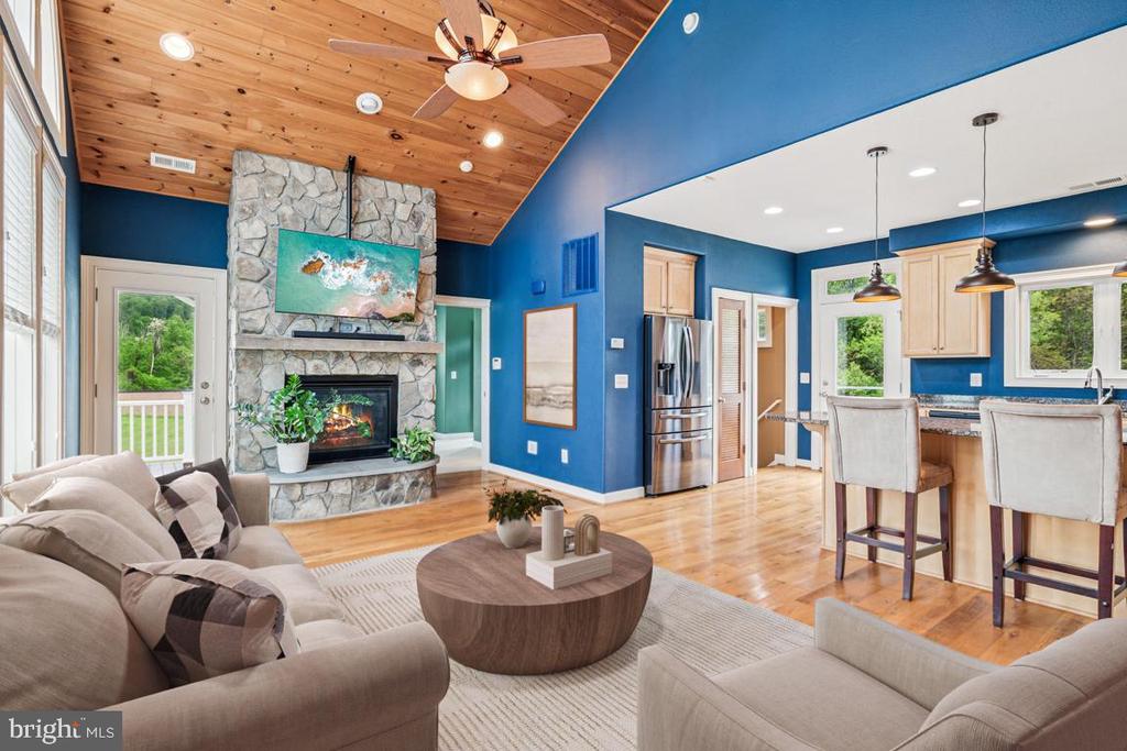Hillsboro, Virginia, 20132, United States, 2 Bedrooms Bedrooms, ,2 BathroomsBathrooms,Residential,For Sale,1798286