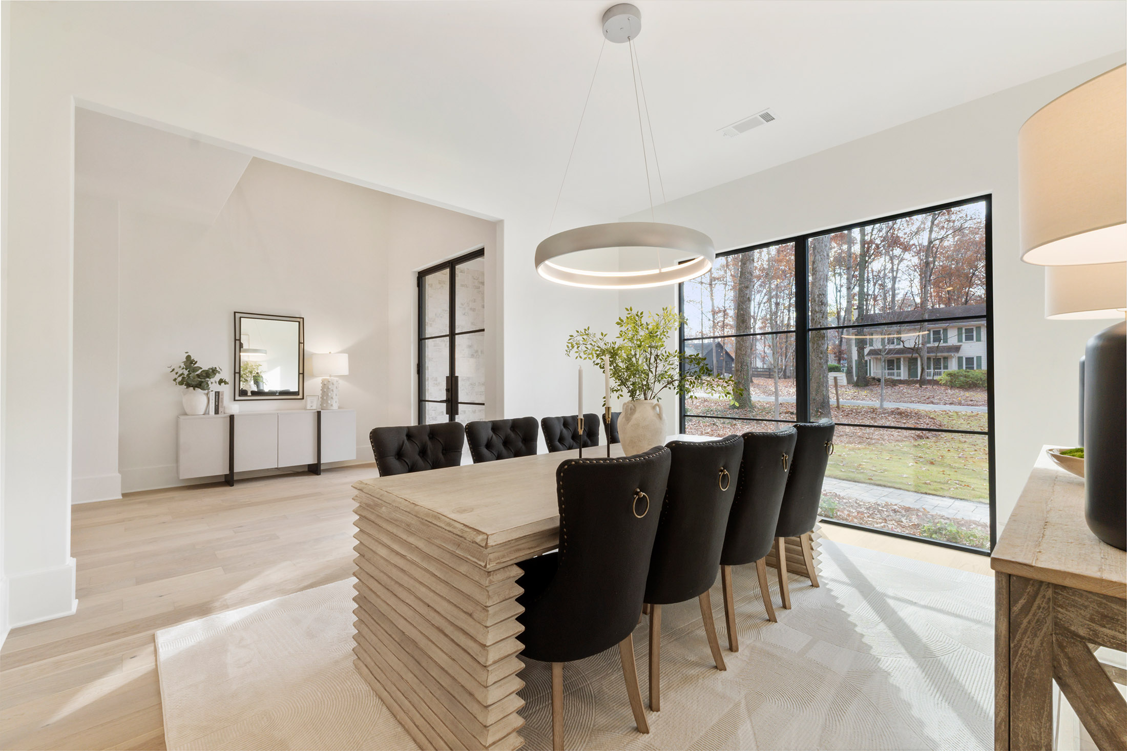  The Epitome of Alpharetta Luxury: Transitional Masterpiece in Garden District - 物件實景