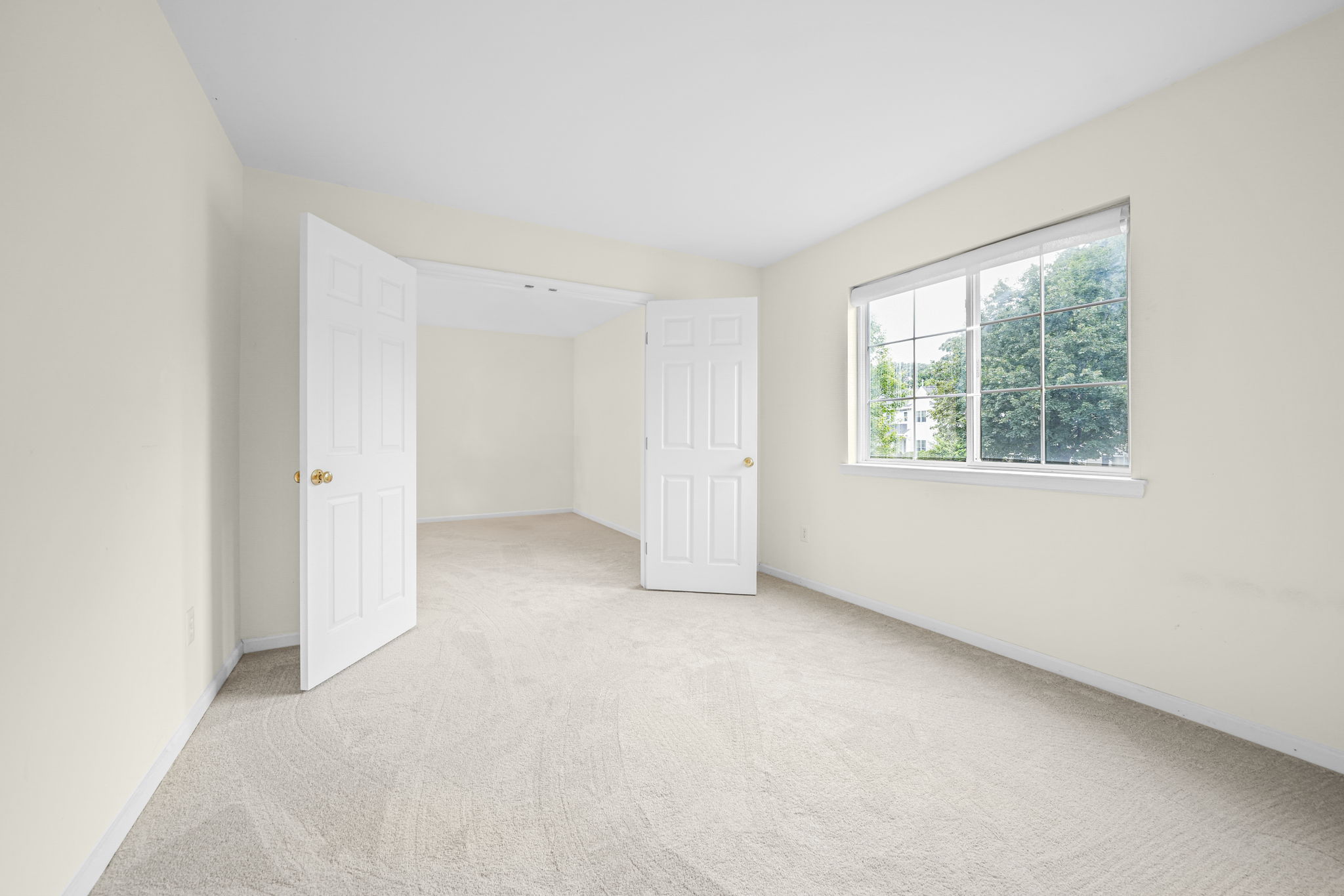 Mount Olive Township, New Jersey, 07828, United States, 4 Bedrooms Bedrooms, ,3 BathroomsBathrooms,Residential,For Sale,1976340