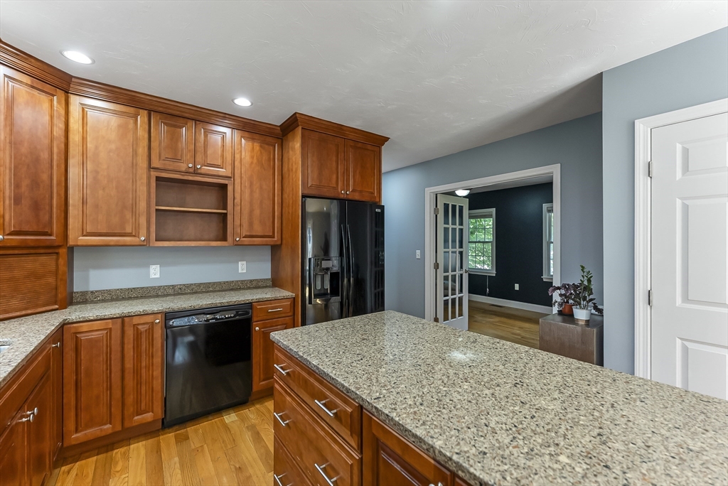 Duxbury, Massachusetts, 02332, United States, 3 Bedrooms Bedrooms, ,3 BathroomsBathrooms,Residential,For Sale,1940919