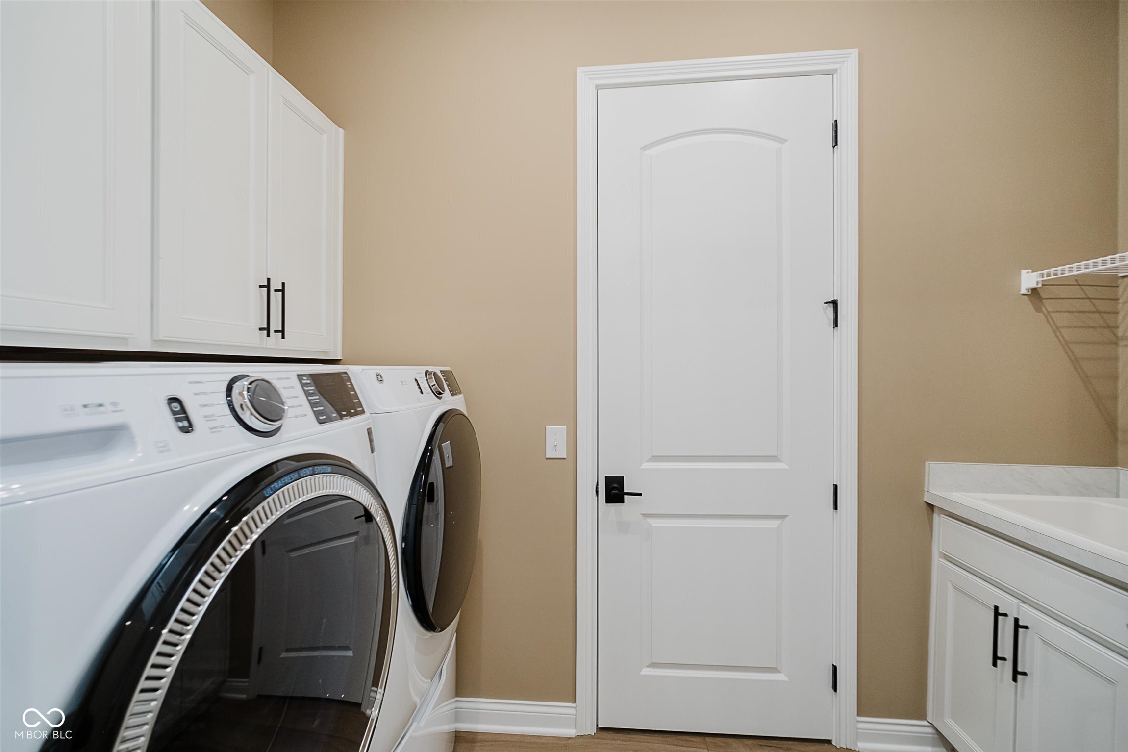 Fishers, Indiana, 46037, United States, 3 Bedrooms Bedrooms, ,2 BathroomsBathrooms,Residential,For Sale,1974200