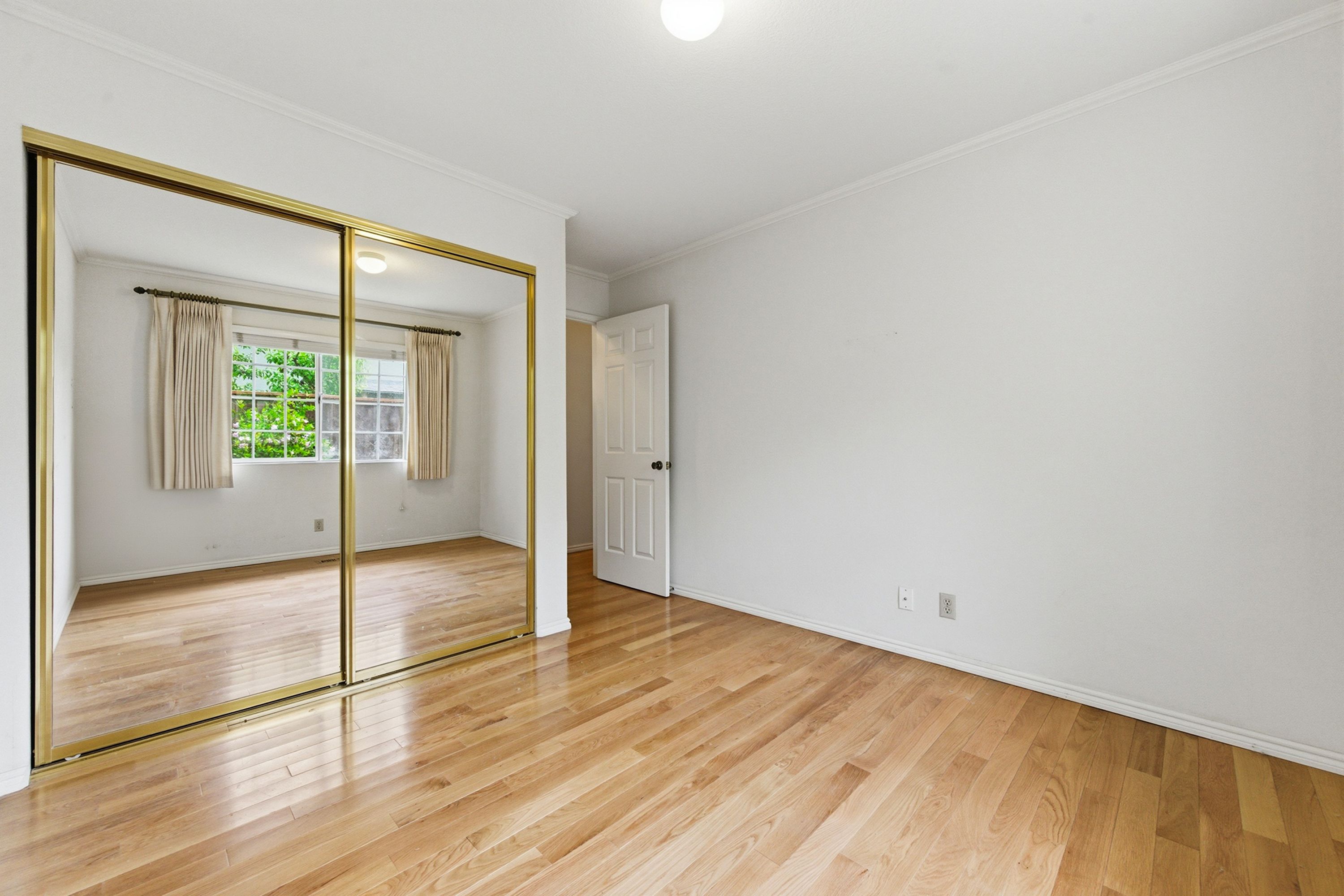  Charm and Opportunity in Browns Valley - 物件實景