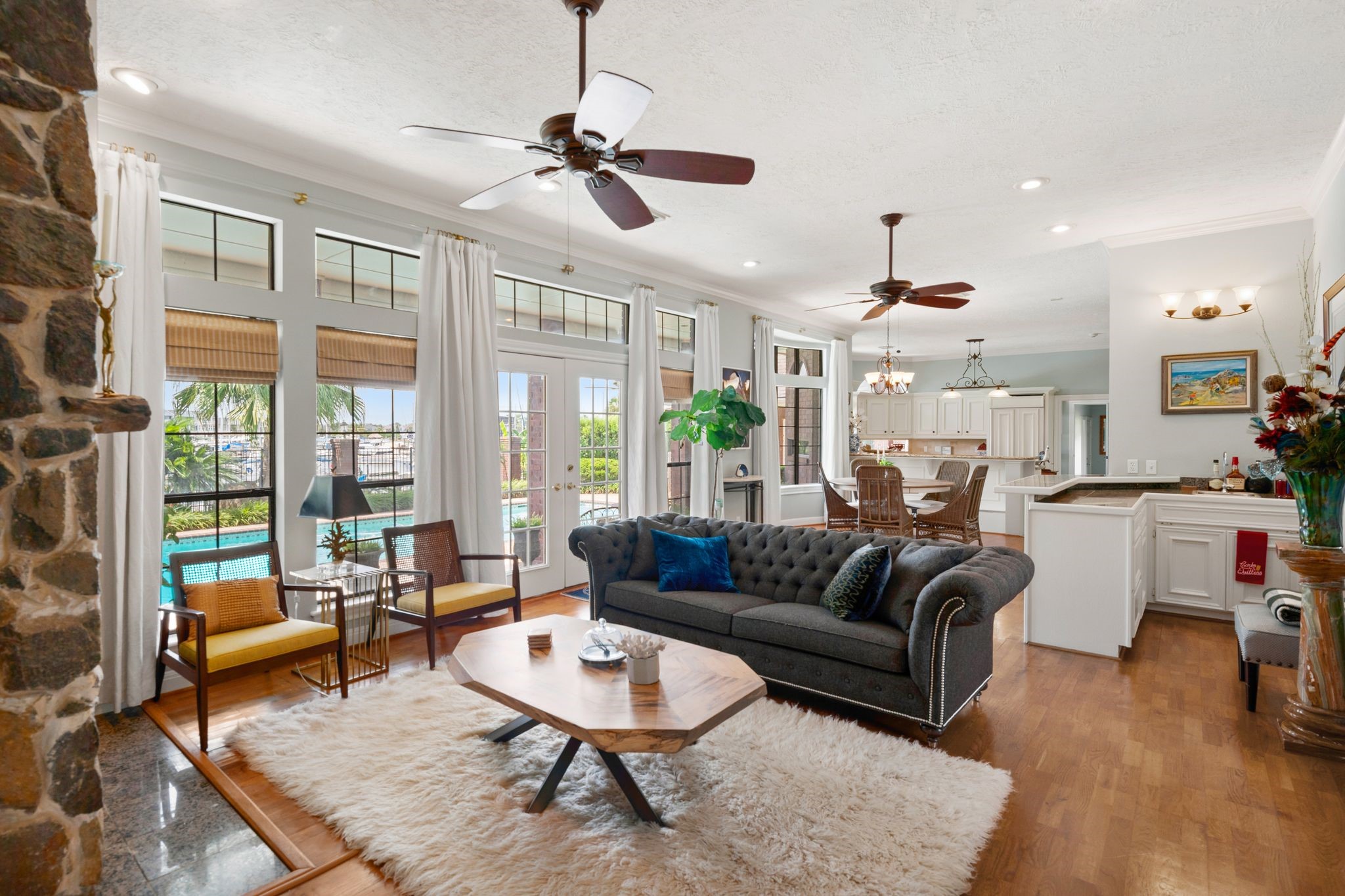  2207 Twin Oaks Boulevard - 物件實景