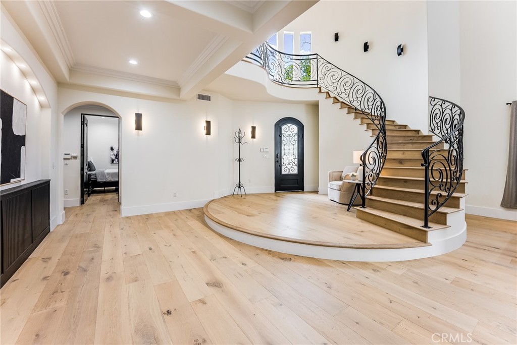 Woodland Hills, California, 91367, United States, 5 Bedrooms Bedrooms, ,6 BathroomsBathrooms,Residential,For Sale,1973826