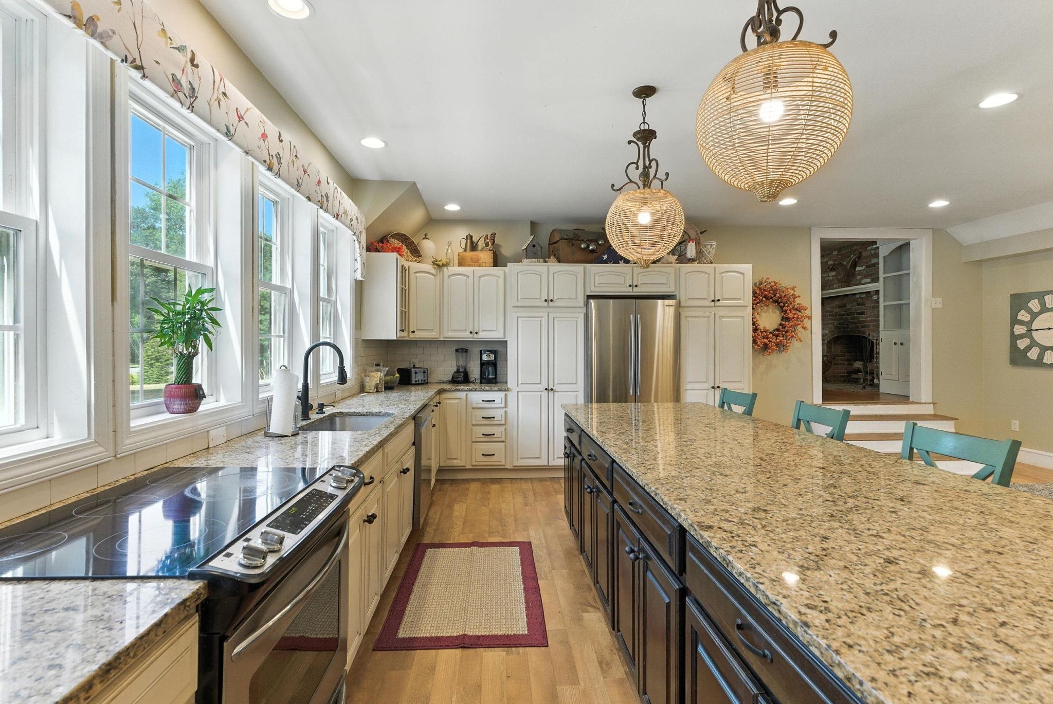 Plaistow, New Hampshire, 03865, United States, 4 Bedrooms Bedrooms, ,3 BathroomsBathrooms,Residential,For Sale,1987491