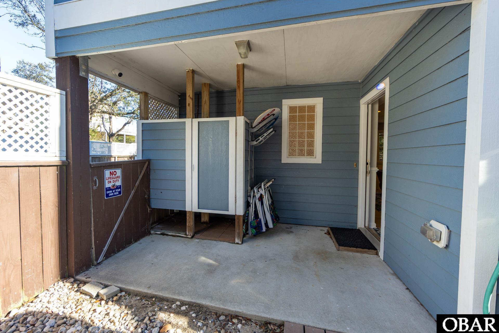Corolla, North Carolina, 27927, United States, 5 Bedrooms Bedrooms, ,3 BathroomsBathrooms,Residential,For Sale,2006038