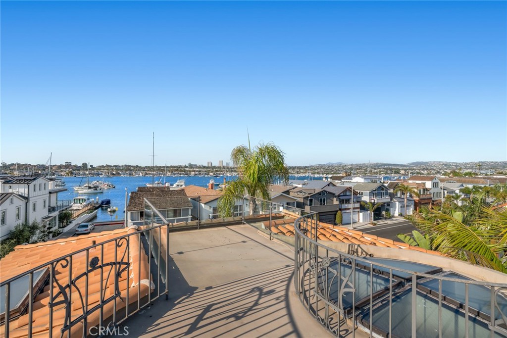 Newport Beach, California, 92661, United States, 4 Bedrooms Bedrooms, ,5 BathroomsBathrooms,Residential,For Sale,1875430