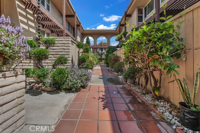 Ladera Heights, California, 90056, United States, 2 Bedrooms Bedrooms, ,3 BathroomsBathrooms,Residential,For Sale,1935924