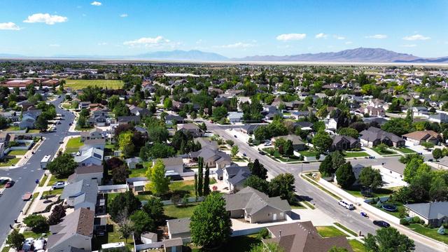 Syracuse, Utah, 84075, United States, 4 Bedrooms Bedrooms, ,3 BathroomsBathrooms,Residential,For Sale,2048883