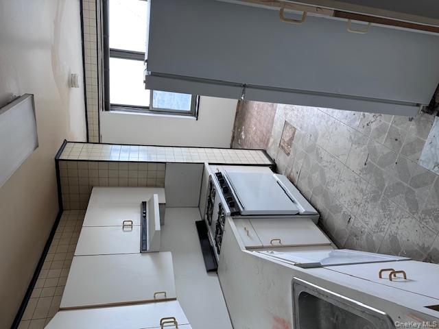 Kew Gardens, New York, 11415, United States, 3 Bedrooms Bedrooms, ,3 BathroomsBathrooms,Residential,For Sale,1940971