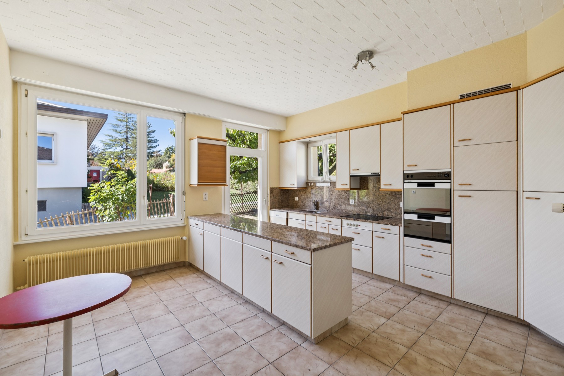  Stunning property with a view of the Château de Tourbillon - 物件實景