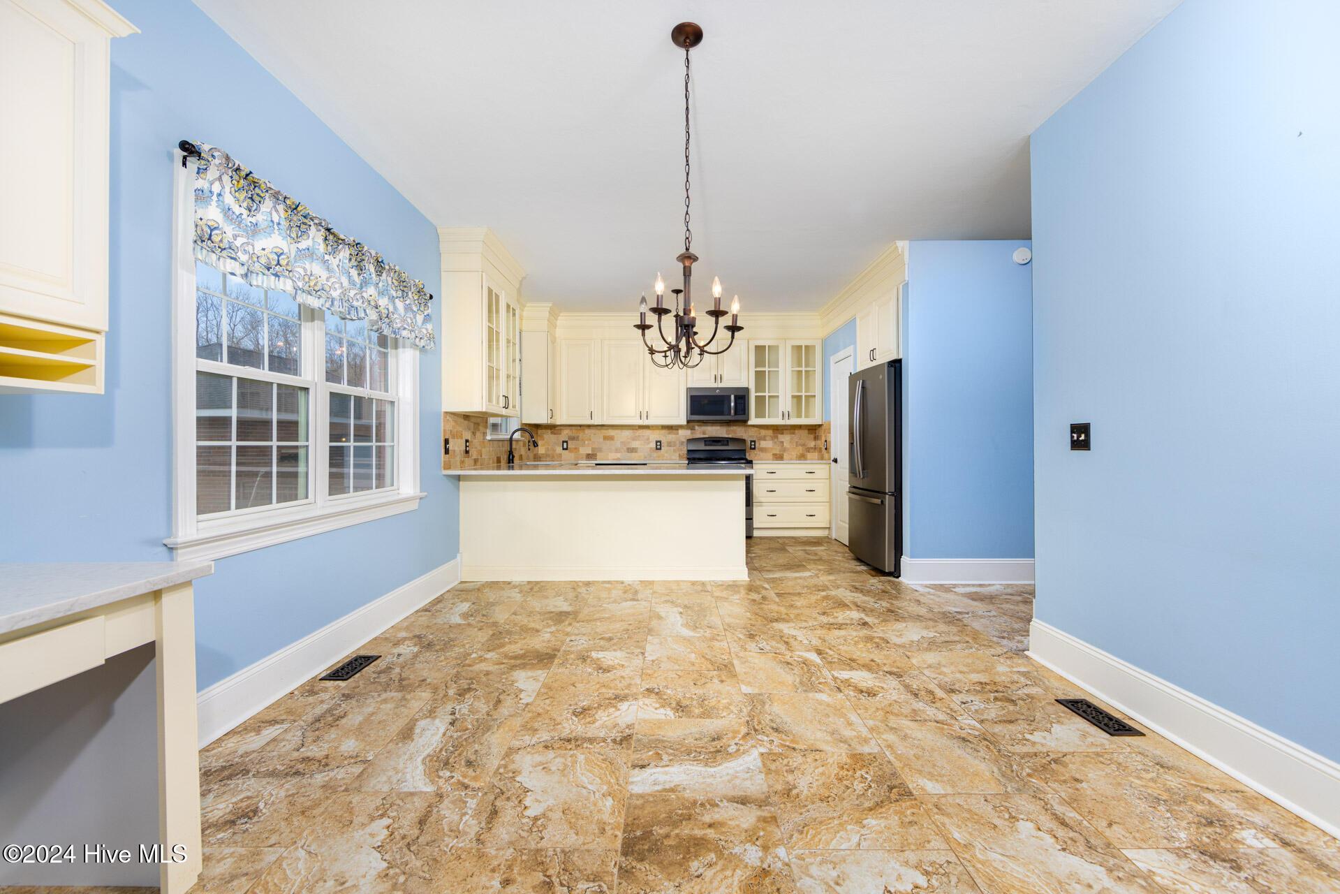 Currituck, North Carolina, 27929, United States, 4 Bedrooms Bedrooms, ,4 BathroomsBathrooms,Residential,For Sale,1849903