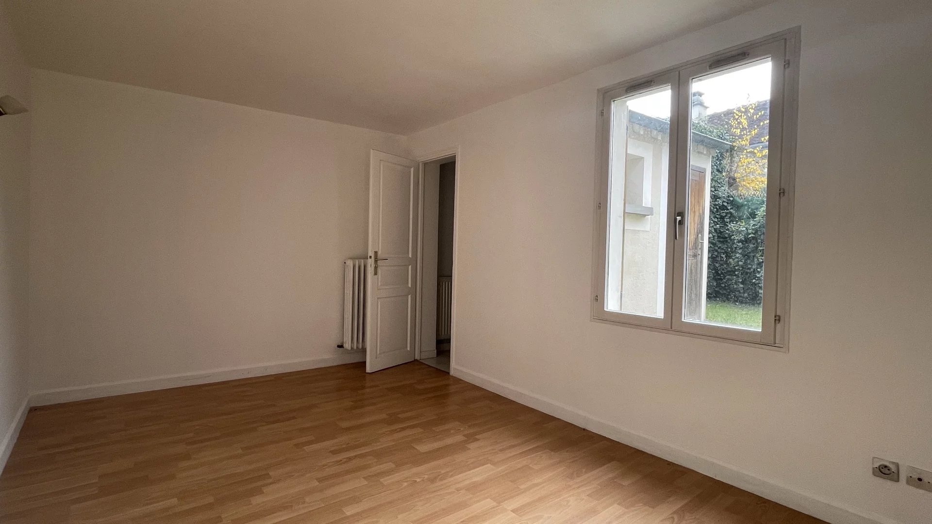 Samois-sur-Seine, Île-de-France, 77920, FR, 5 Bedrooms Bedrooms, ,5 BathroomsBathrooms,Residential,For Sale,1991595