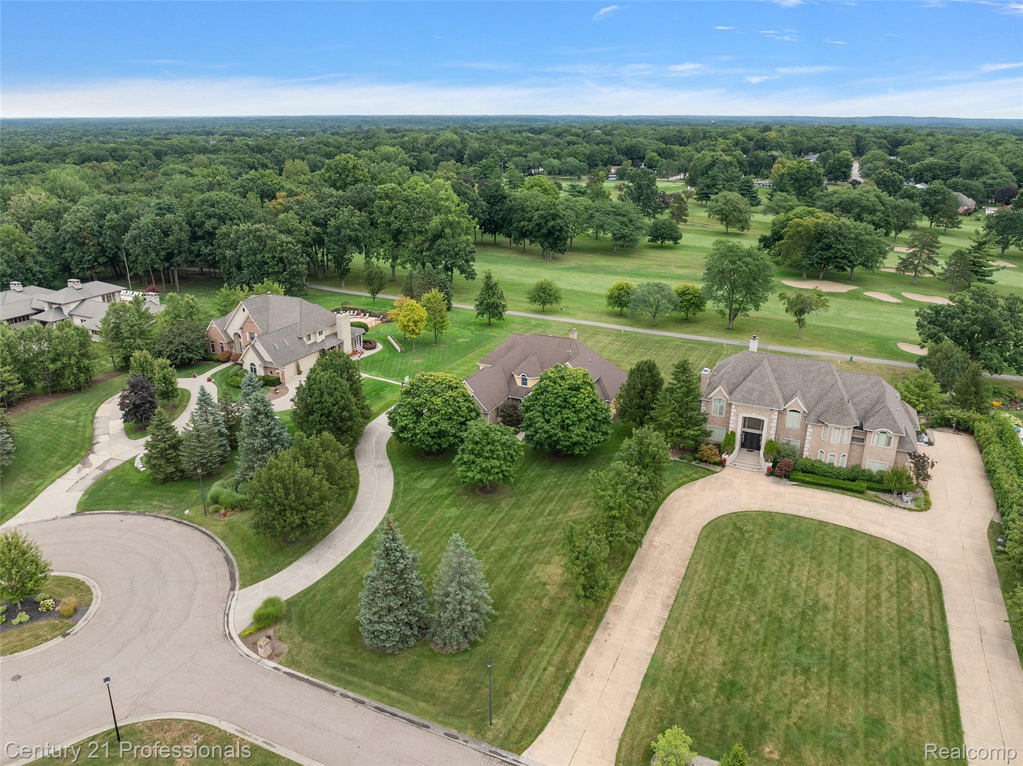 GrandBlanc, Michigan, 48439, United States, 4 Bedrooms Bedrooms, ,5 BathroomsBathrooms,Residential,For Sale,1980457