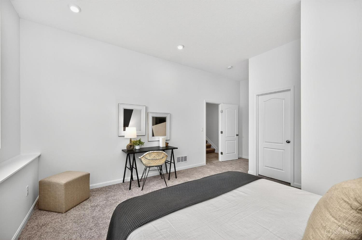 Turtle Creek Twp, Ohio, 45036, United States, 5 Bedrooms Bedrooms, ,4 BathroomsBathrooms,Residential,For Sale,1890162