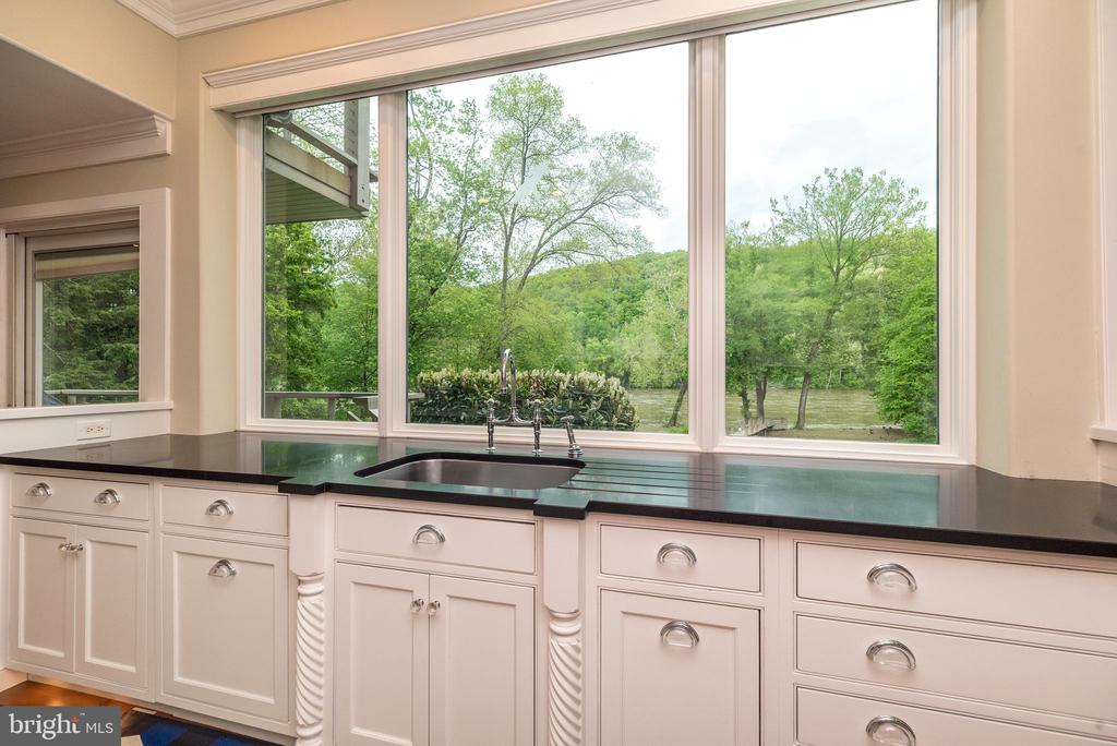 Point Pleasant, Pennsylvania, 18950, United States, 4 Bedrooms Bedrooms, ,6 BathroomsBathrooms,Residential,For Sale,1794565
