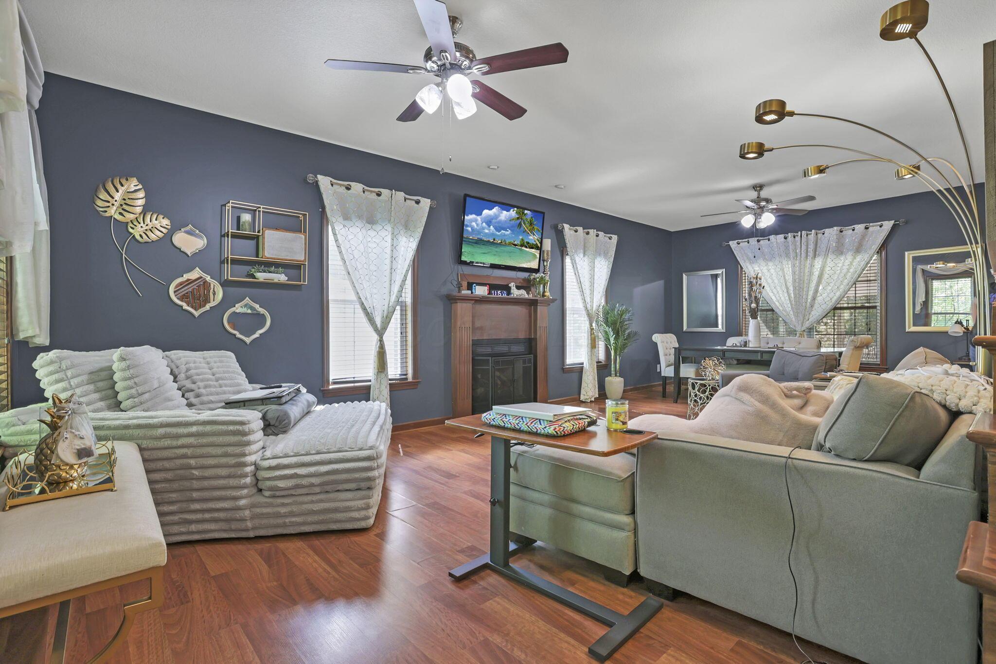 Newark, Ohio, 43055, United States, 4 Bedrooms Bedrooms, ,3 BathroomsBathrooms,Residential,For Sale,1928716