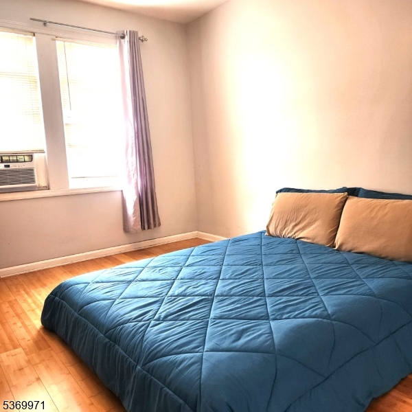 Linden City, New Jersey, 07036, United States, 4 Bedrooms Bedrooms, ,2 BathroomsBathrooms,Residential,For Sale,1890310