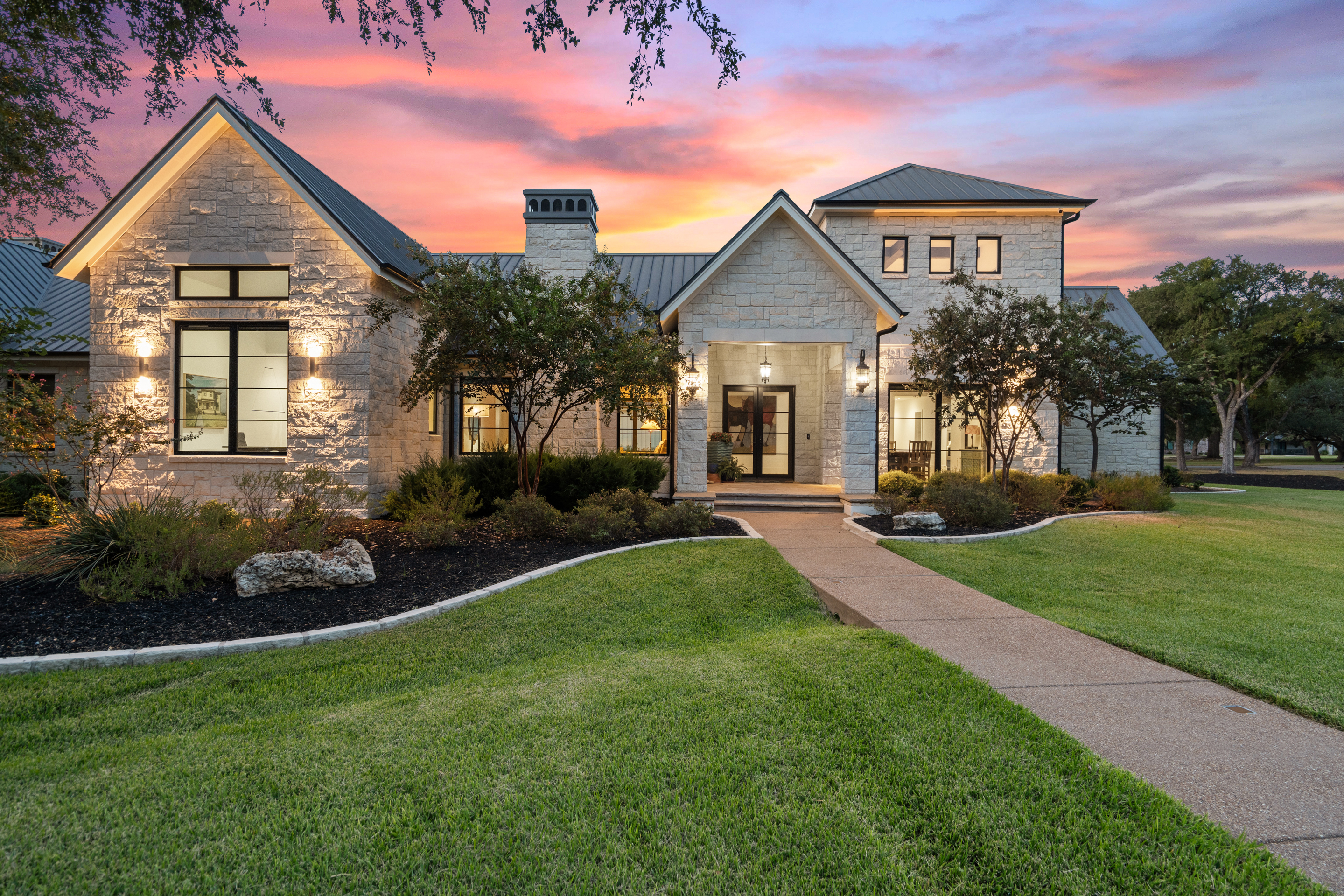  Rare Expression of Refined Hill Country Living - 物件實景