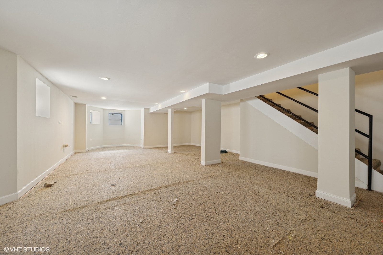 Chicago, Illinois, 60637, United States, 4 Bedrooms Bedrooms, ,3 BathroomsBathrooms,Residential,For Sale,1777528