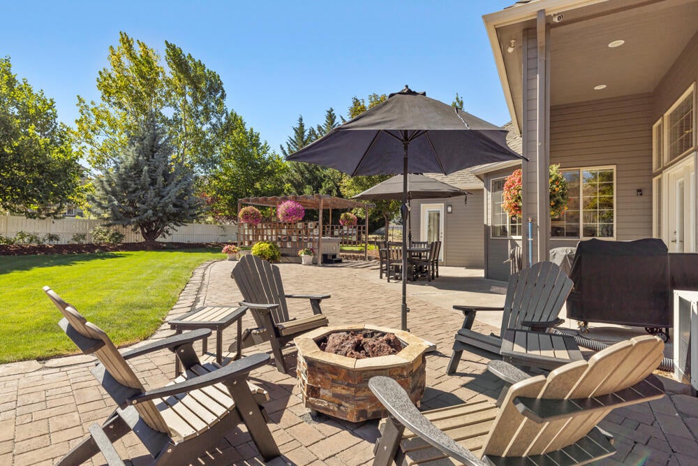 Klamath Falls, Oregon, 97601, United States, 3 Bedrooms Bedrooms, ,3 BathroomsBathrooms,Residential,For Sale,1848515
