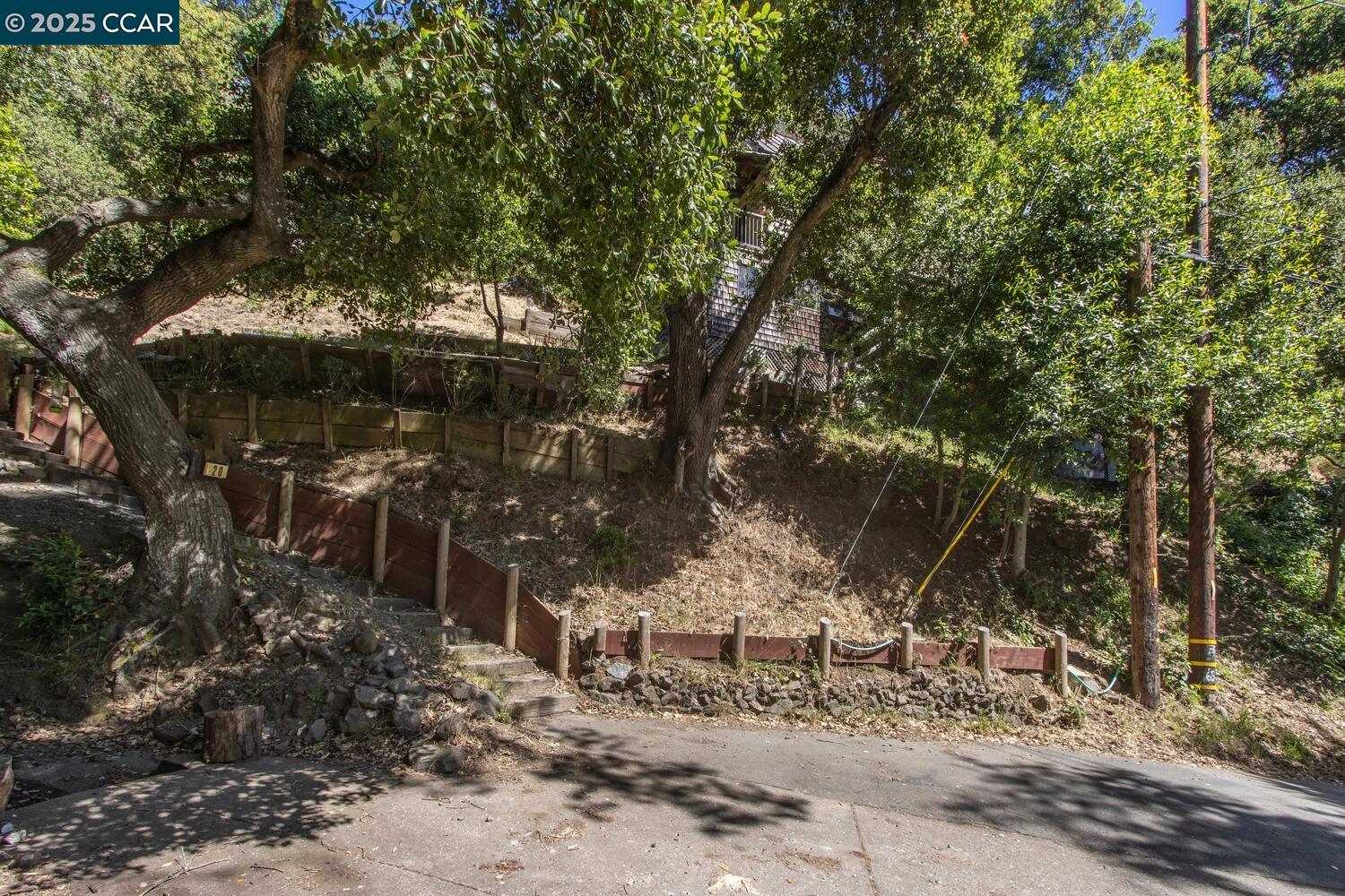 Orinda, California, 94563, United States, 6 Bedrooms Bedrooms, ,4 BathroomsBathrooms,Residential,For Sale,1838160