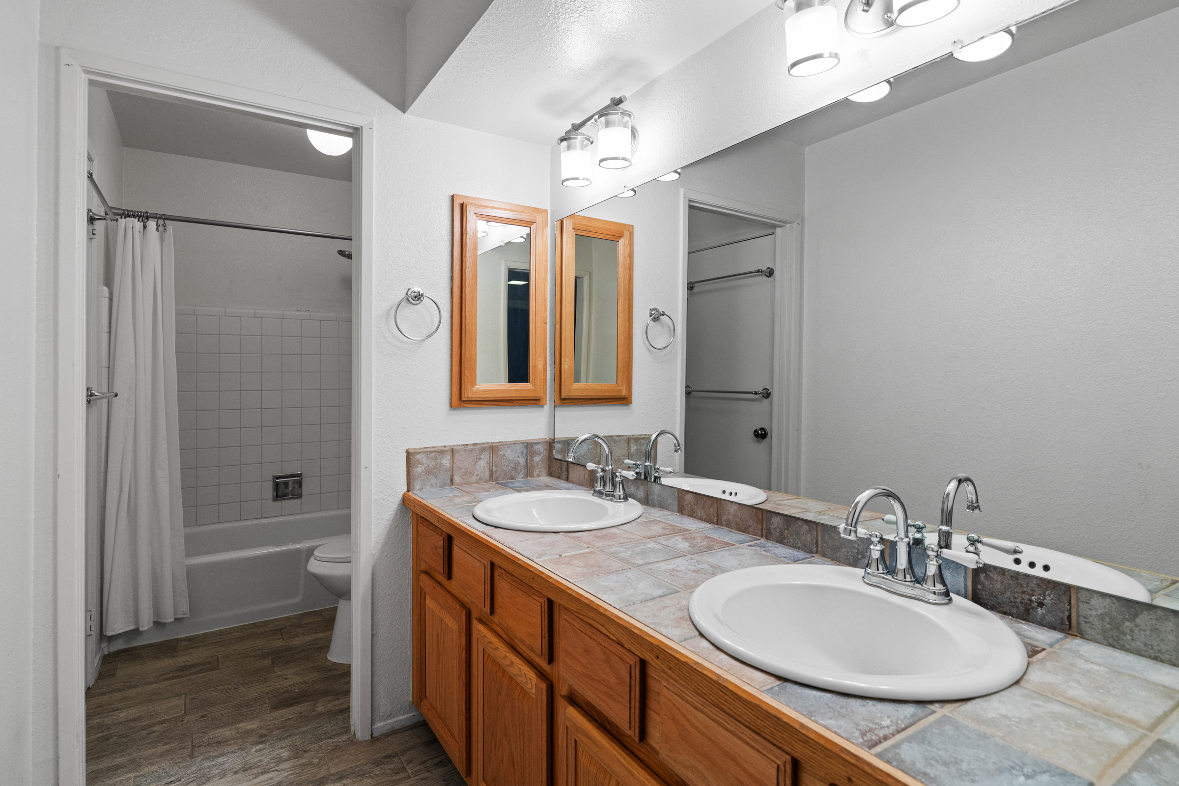 Tempe, Arizona, 85283, United States, 4 Bedrooms Bedrooms, ,3 BathroomsBathrooms,Residential,For Sale,1985738