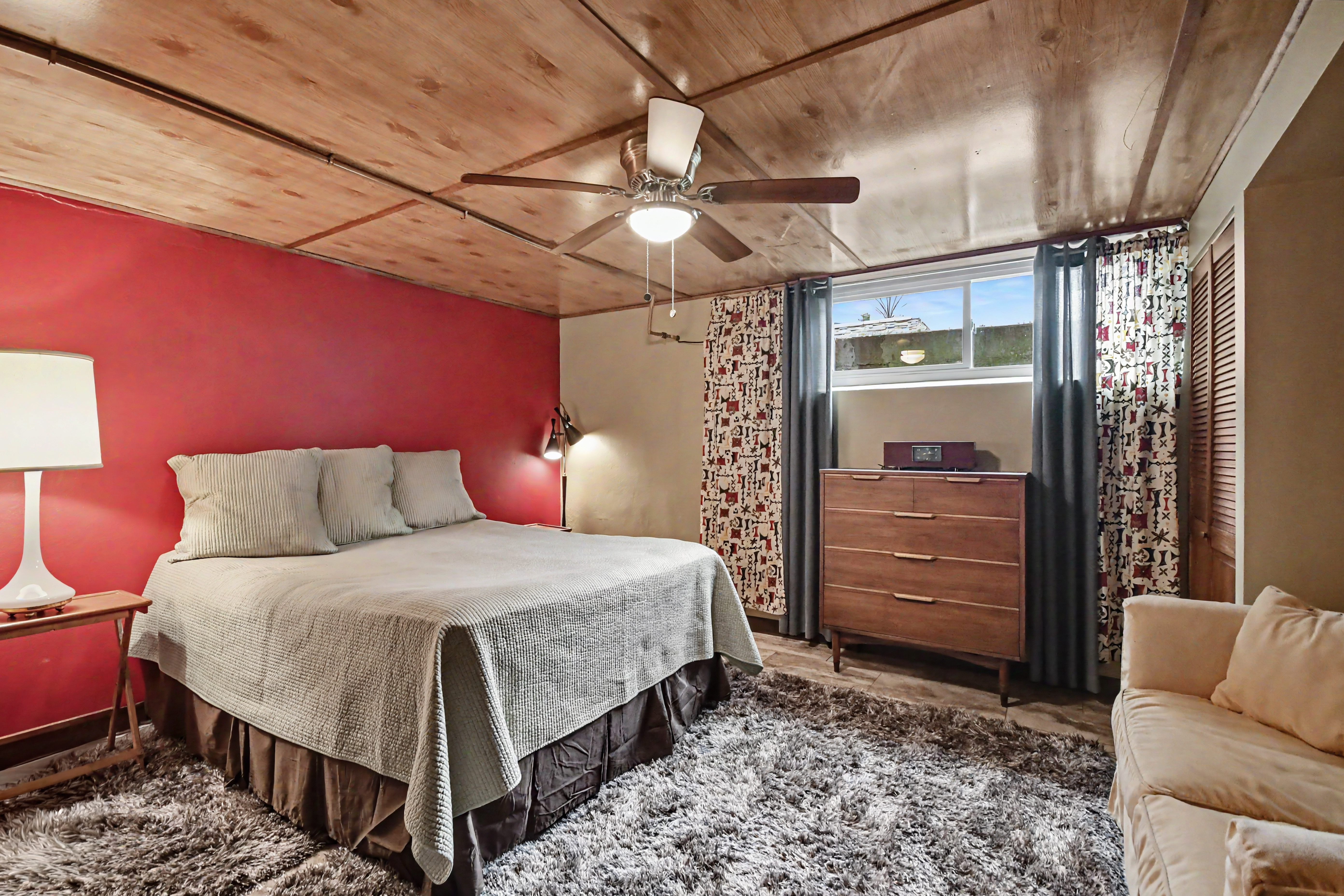  You’ll fall in love with this charming midcentury ranch. - 物件實景