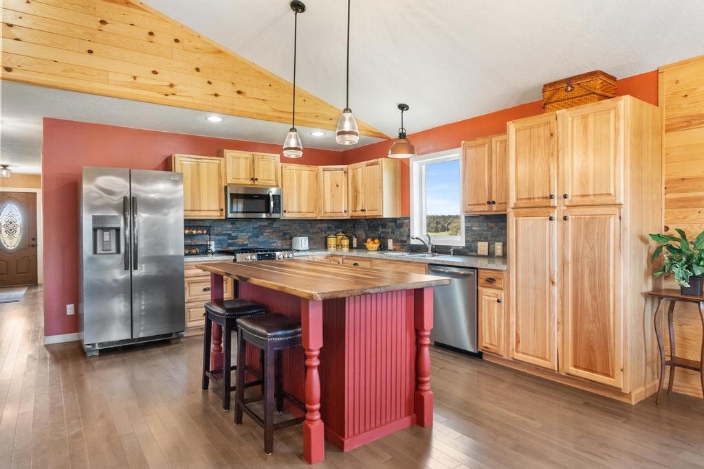 Alanson, Michigan, 49706, United States, 3 Bedrooms Bedrooms, ,3 BathroomsBathrooms,Residential,For Sale,1907039