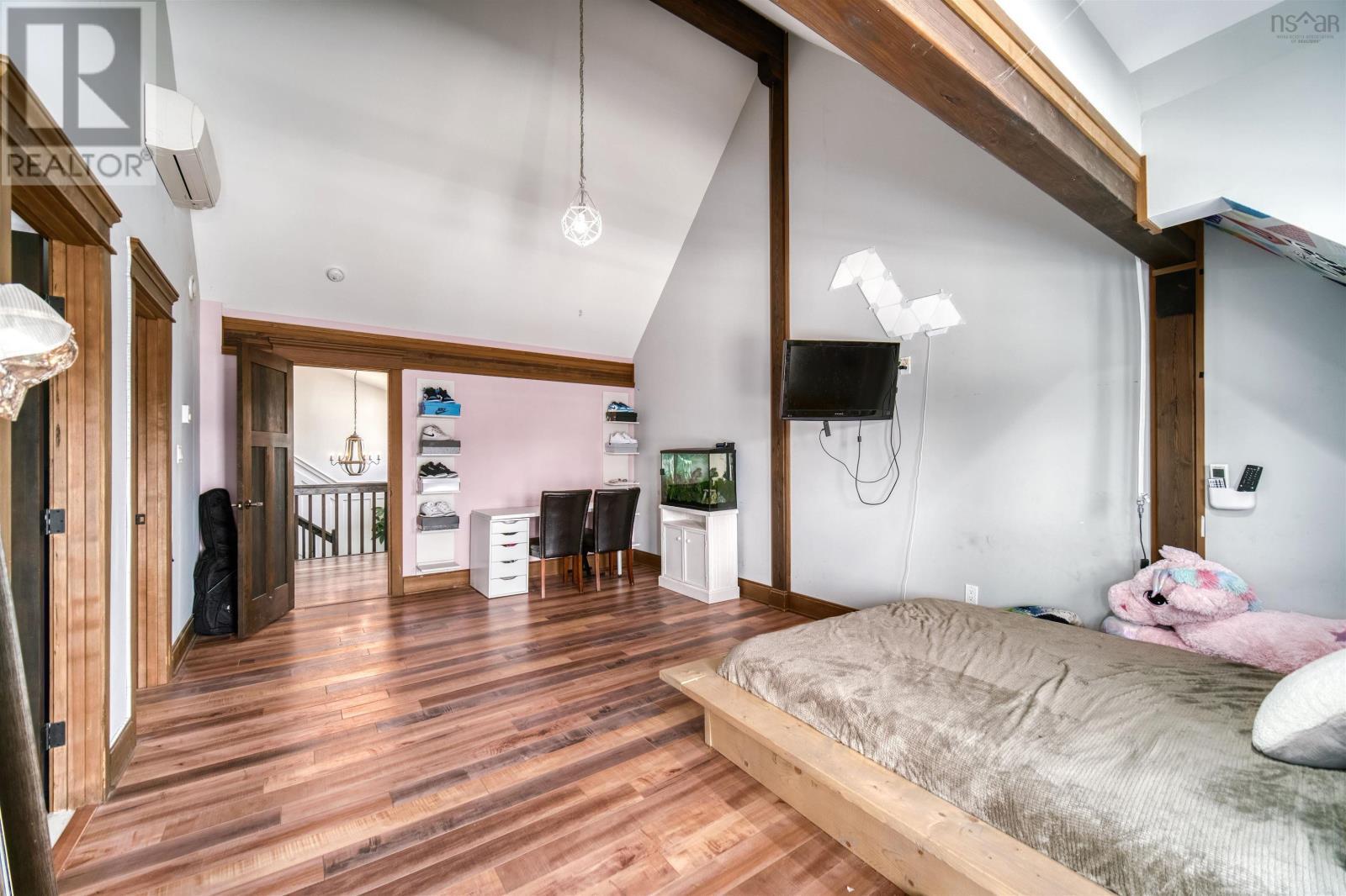 LAKE LOON, Nova Scotia, B2W 6C8, CA, 6 Bedrooms Bedrooms, ,6 BathroomsBathrooms,Residential,For Sale,1836689