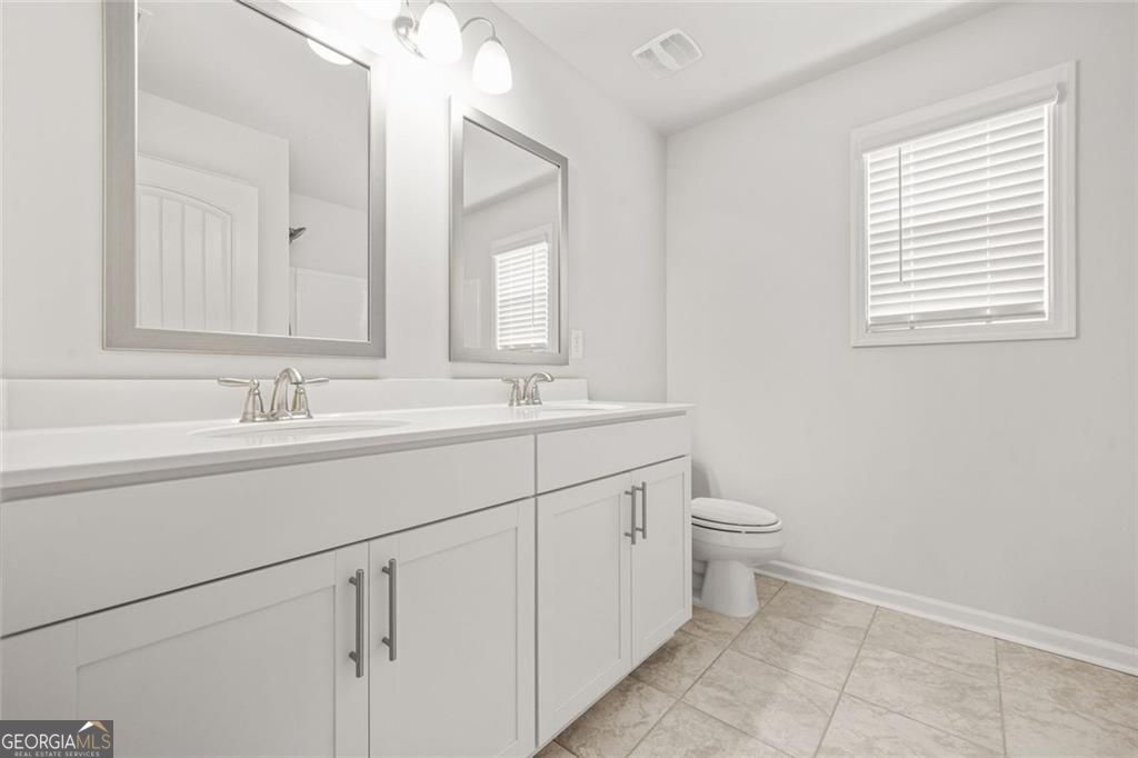 Lithia Springs, Georgia, 30122, United States, 5 Bedrooms Bedrooms, ,4 BathroomsBathrooms,Residential,For Sale,2006565