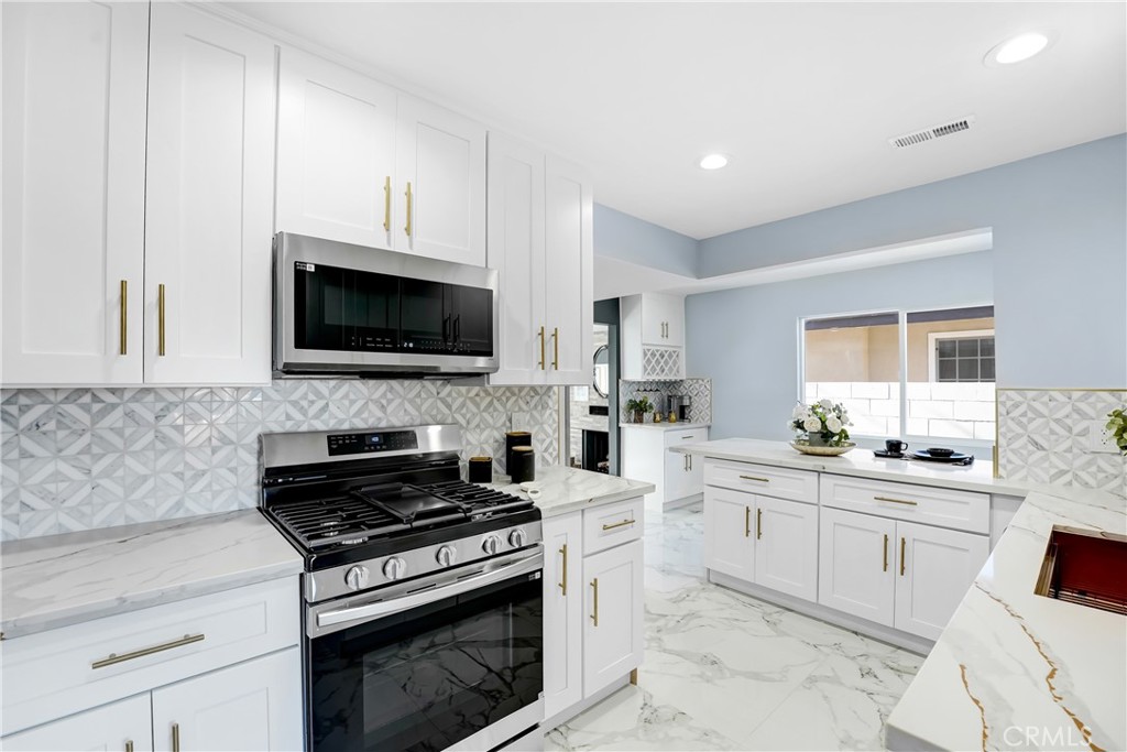 Palmdale, California, 93550, United States, 4 Bedrooms Bedrooms, ,2 BathroomsBathrooms,Residential,For Sale,2011344