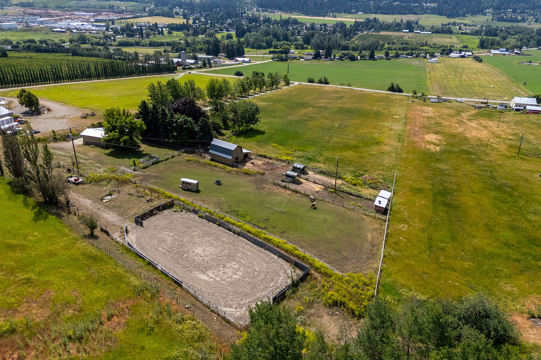  Ten Acres in Coldstream - 物件實景