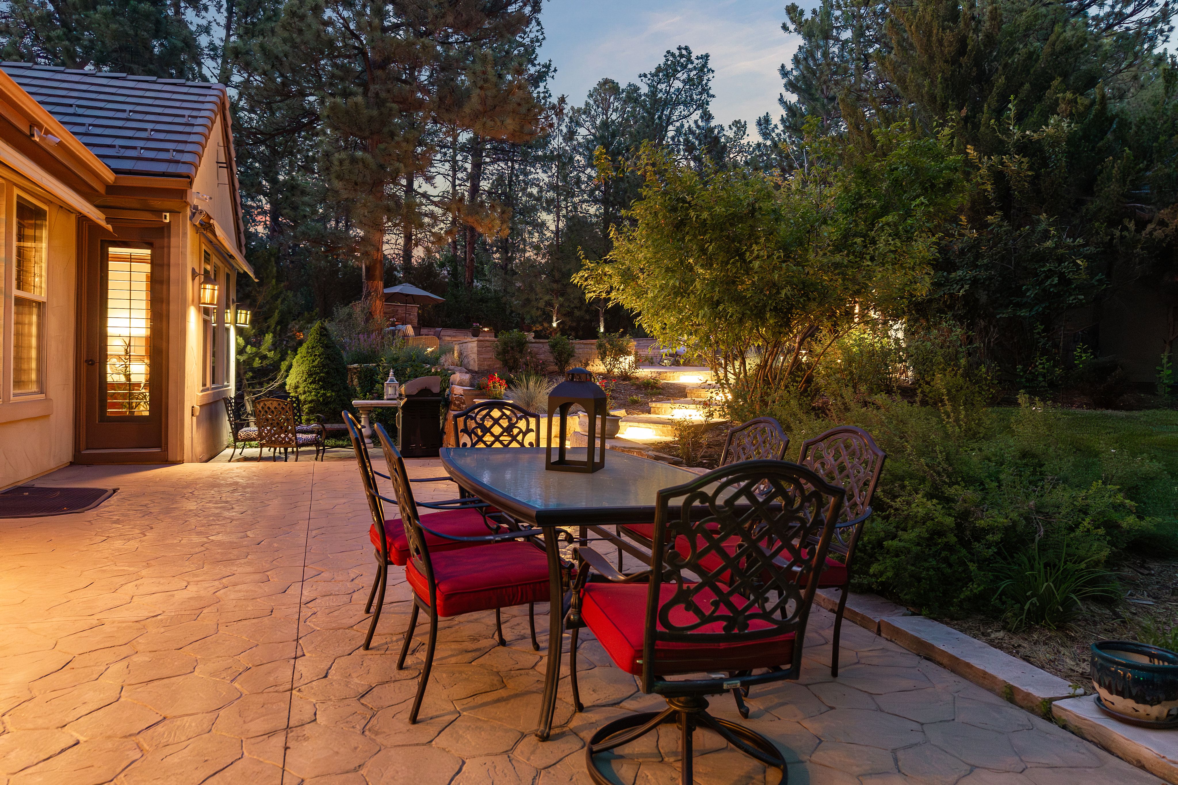  Set On Nearly One Acre In The Village At Castle Pines - 物件實景