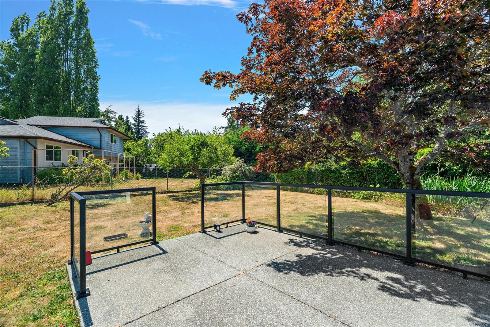 SAANICH, British Columbia, V8N 2E2, CA, 4 Bedrooms Bedrooms, ,Residential,For Sale,1949175