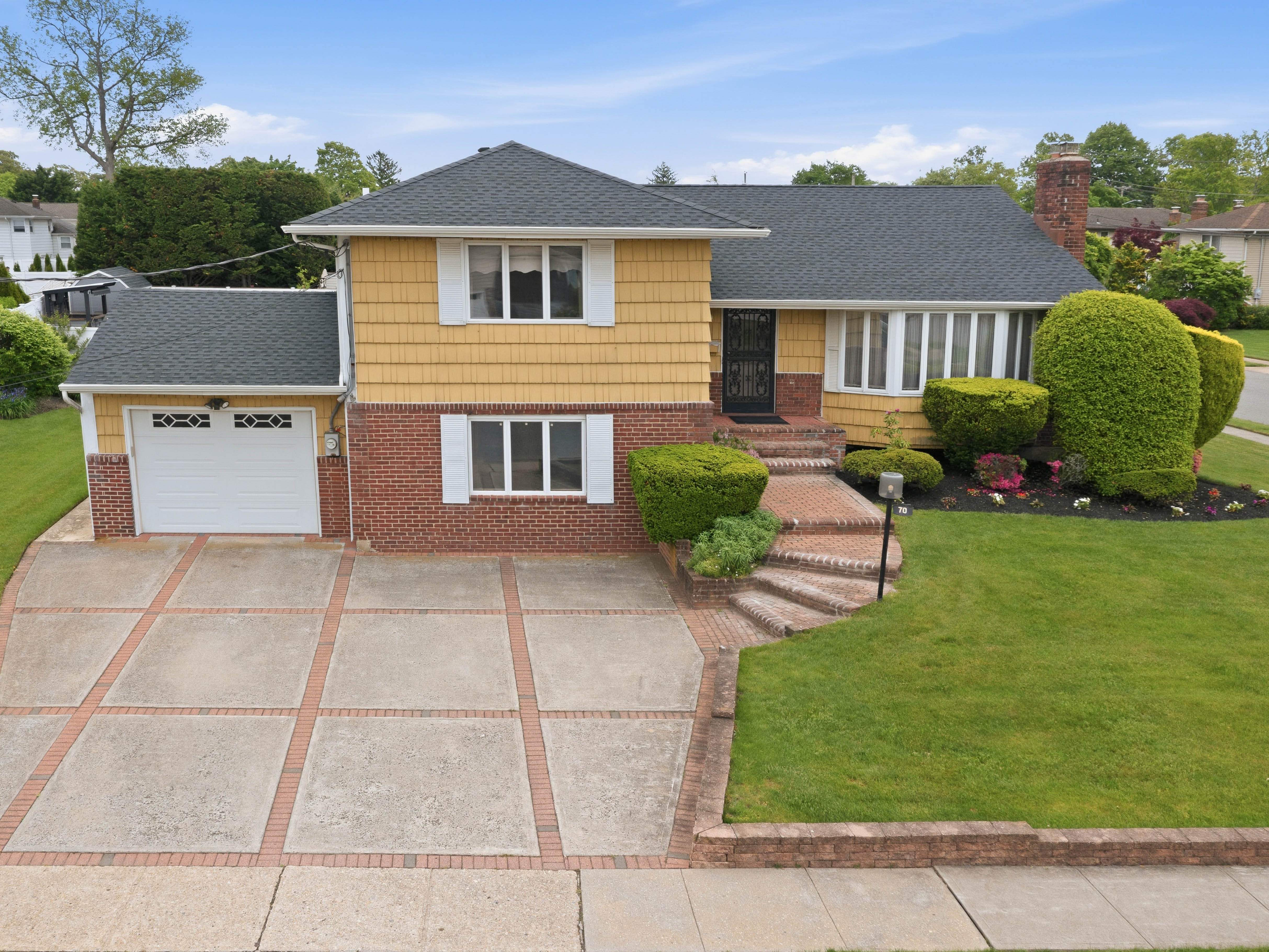  70 Polo Road, Massapequa, NY 11758 - 物件實景